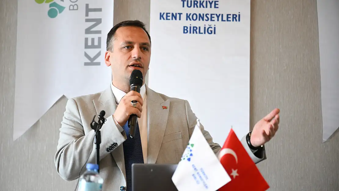 Yerel yönetimlerde yeni dönem: Bornova'da masaya yatırıldı
