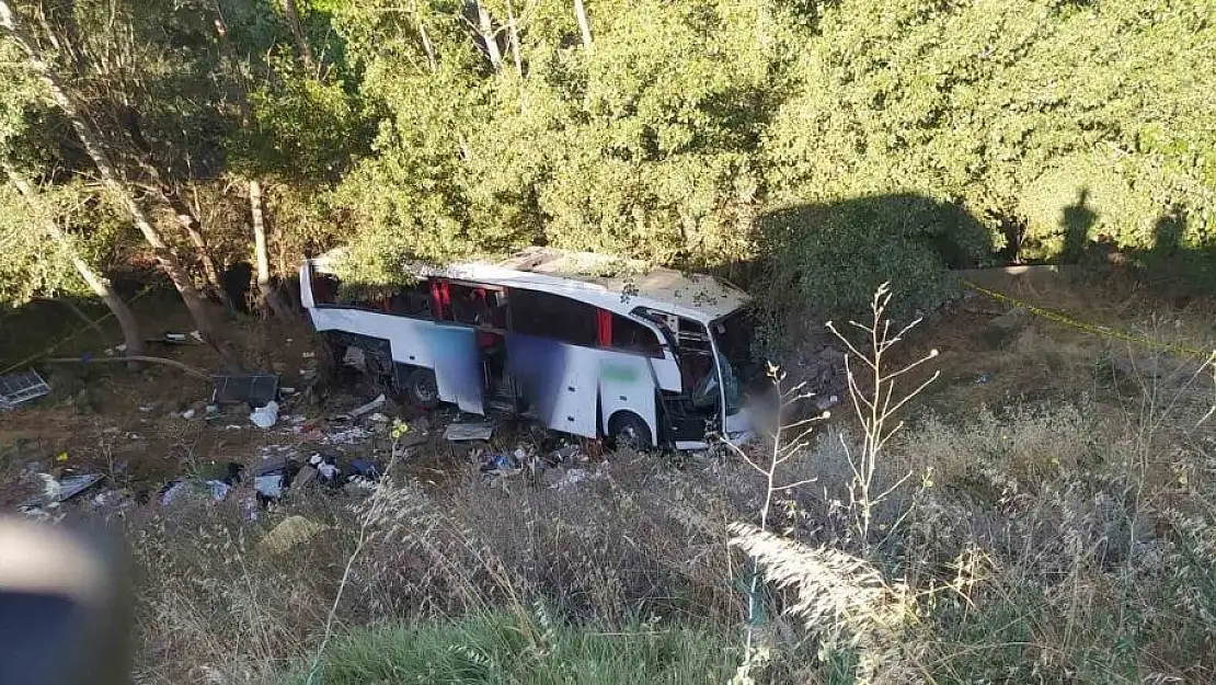 Yozgat’taki otobüs kazasında hayatını kaybeden 12 kişinin kimlikleri belli oldu