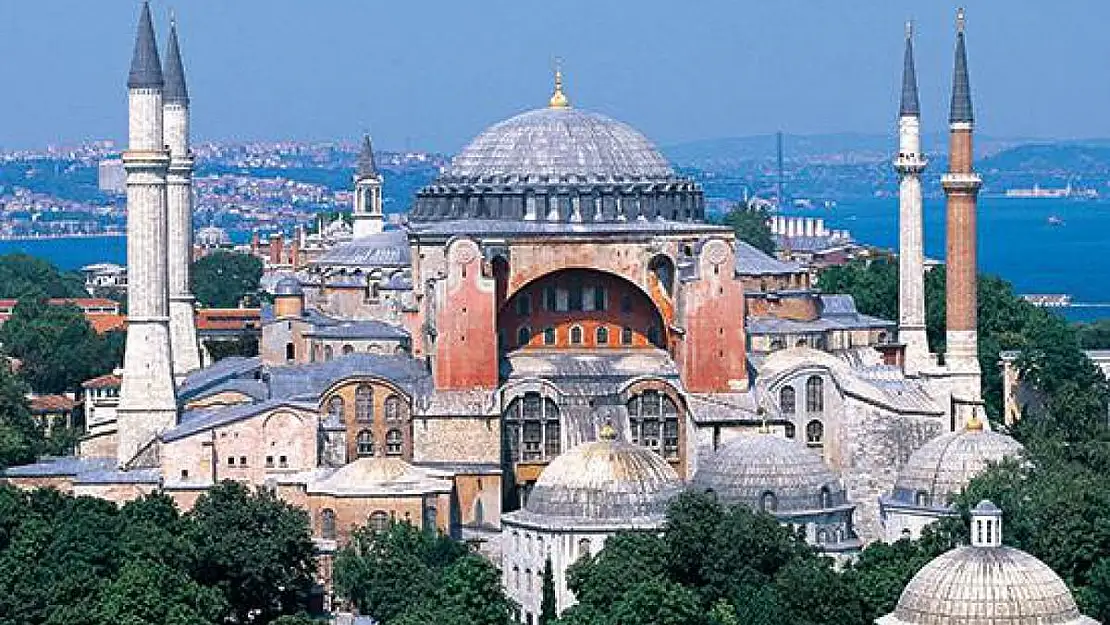 Yunan turist: Ayasofya bir gün gerçek sahibine dönecek