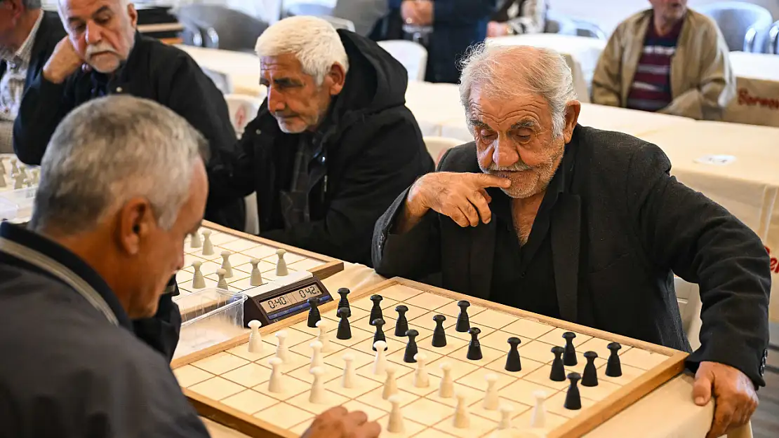 Yüzlerce zeka, tek bir tahtada buluştu!