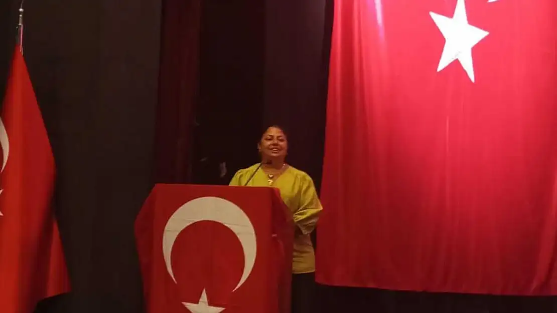 Zeynep Altıok: Cumhuriyet aydınlanma ve kadın devrimidir