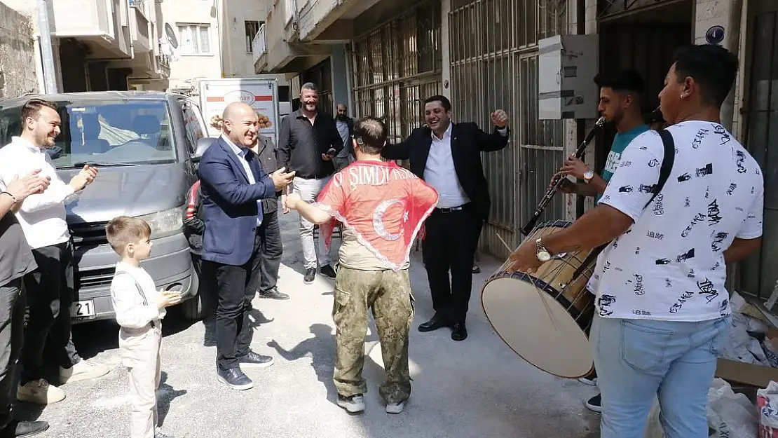 Zihinsel engelli gencin hayalini CHP’li Bakan ve Demir gerçeğe dönüştürdü