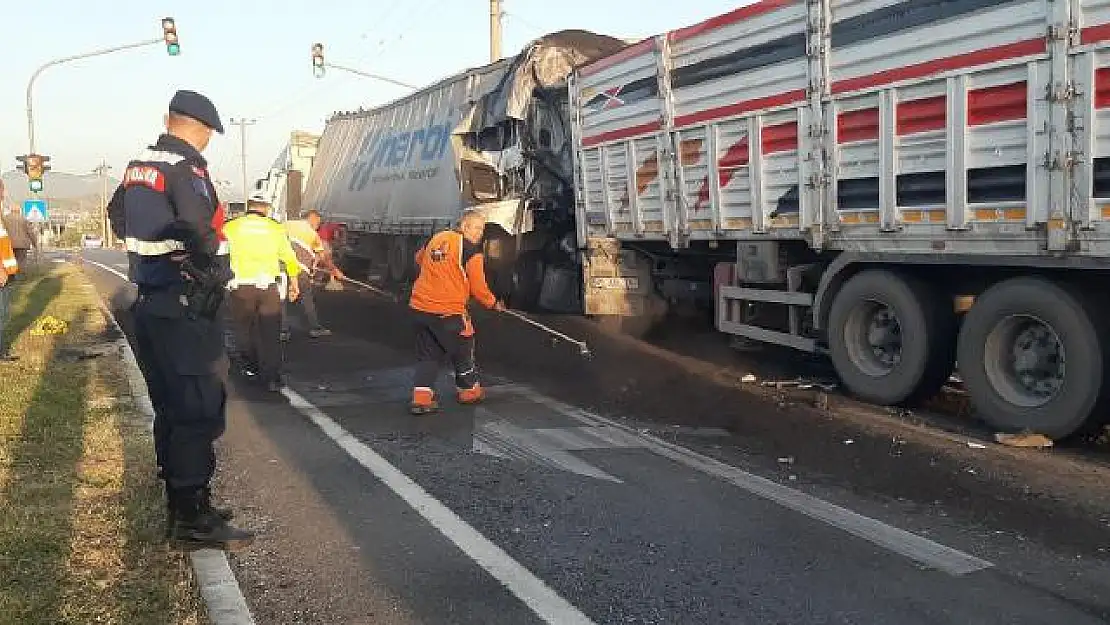 Zincirleme trafik kazasında 6 kişi yaralandı