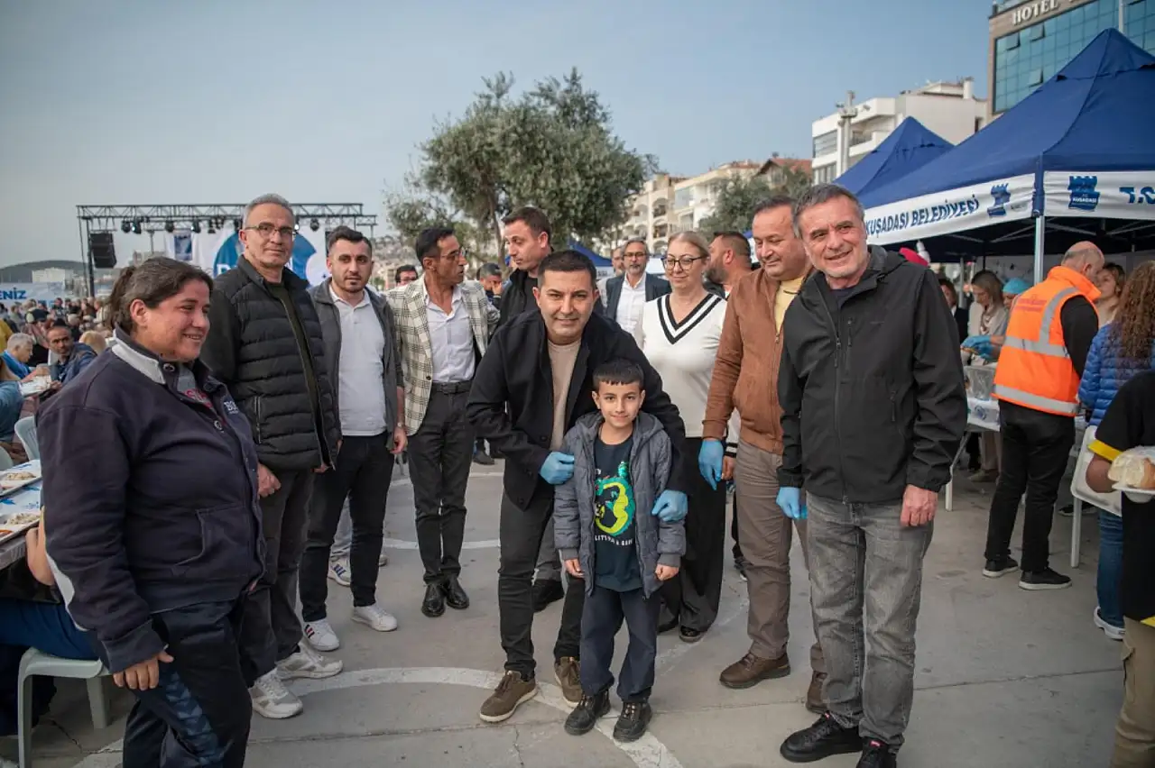 Kadir Gecesi'nde toplu iftar