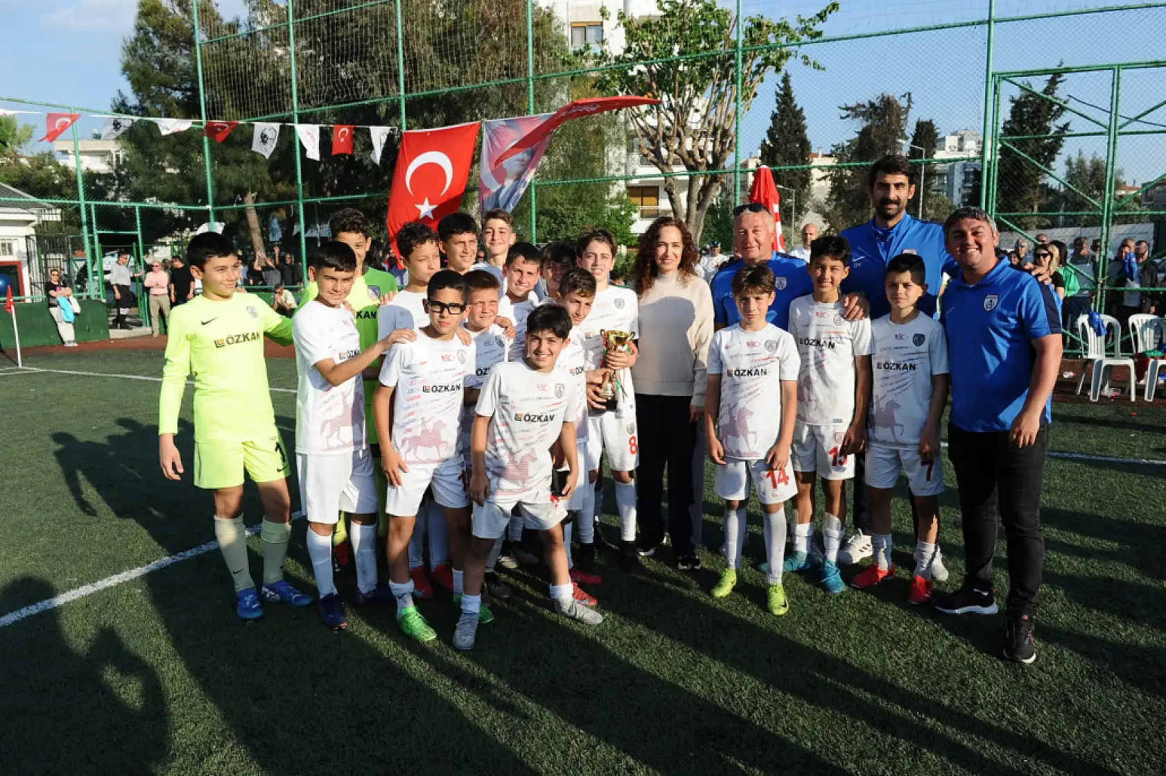 Karşıyaka'da turnuva coşkusu: Geleceğin yıldızları buluştu
