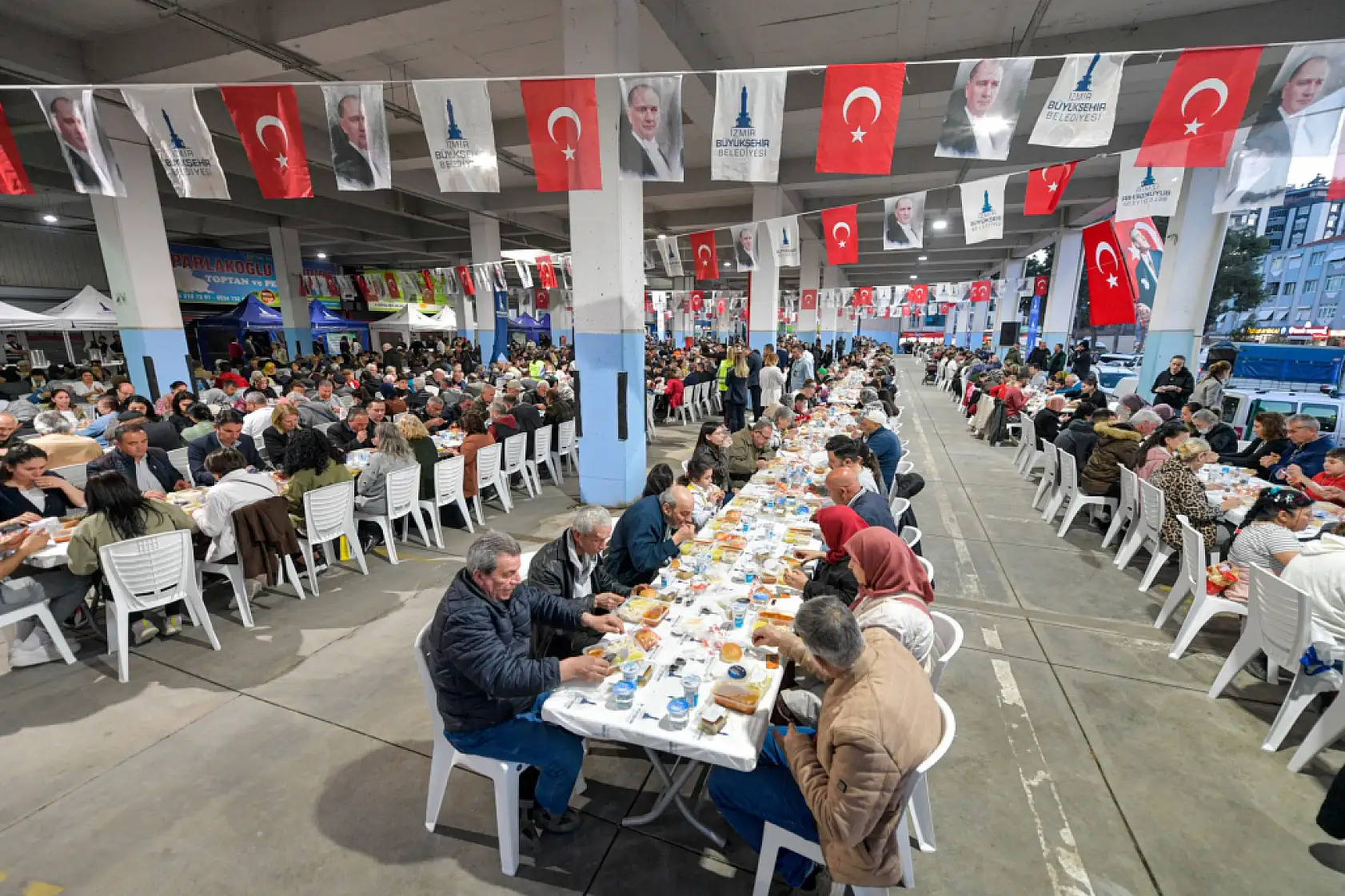 İftar bereketi Buca'da | Şimdi sıra hangi ilçede?