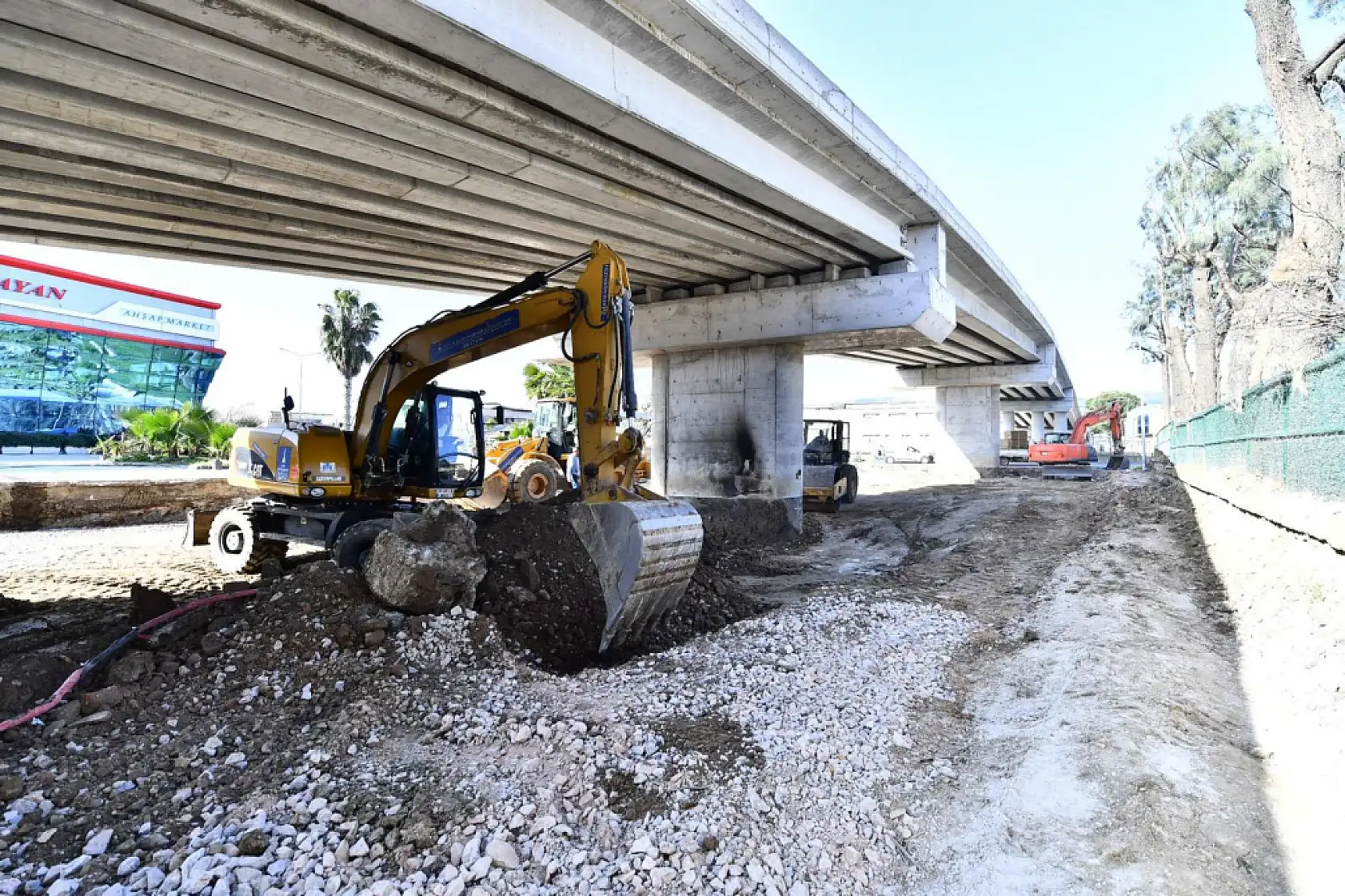 Sarnıç trafiğine nefes aldıracak | Üst geçit tamamlandı