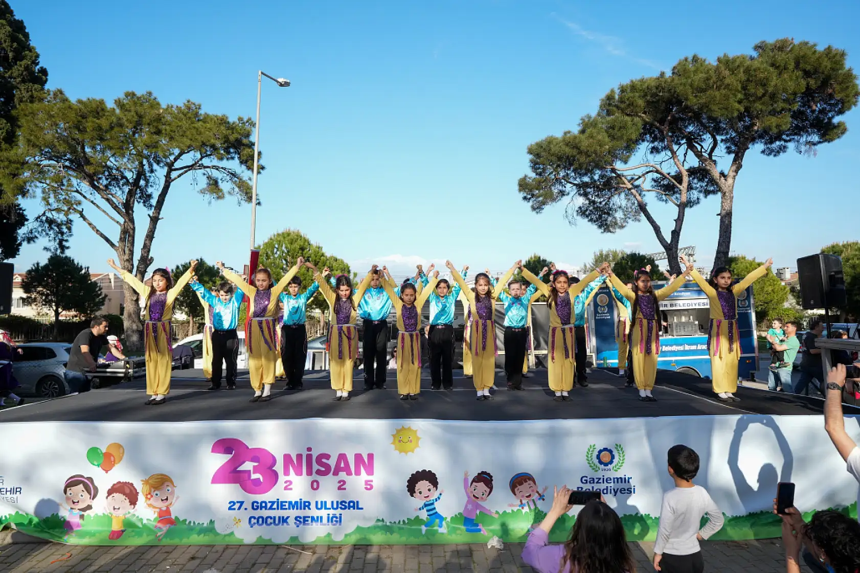 Gaziemir'i 23 Nisan coşkusu sardı