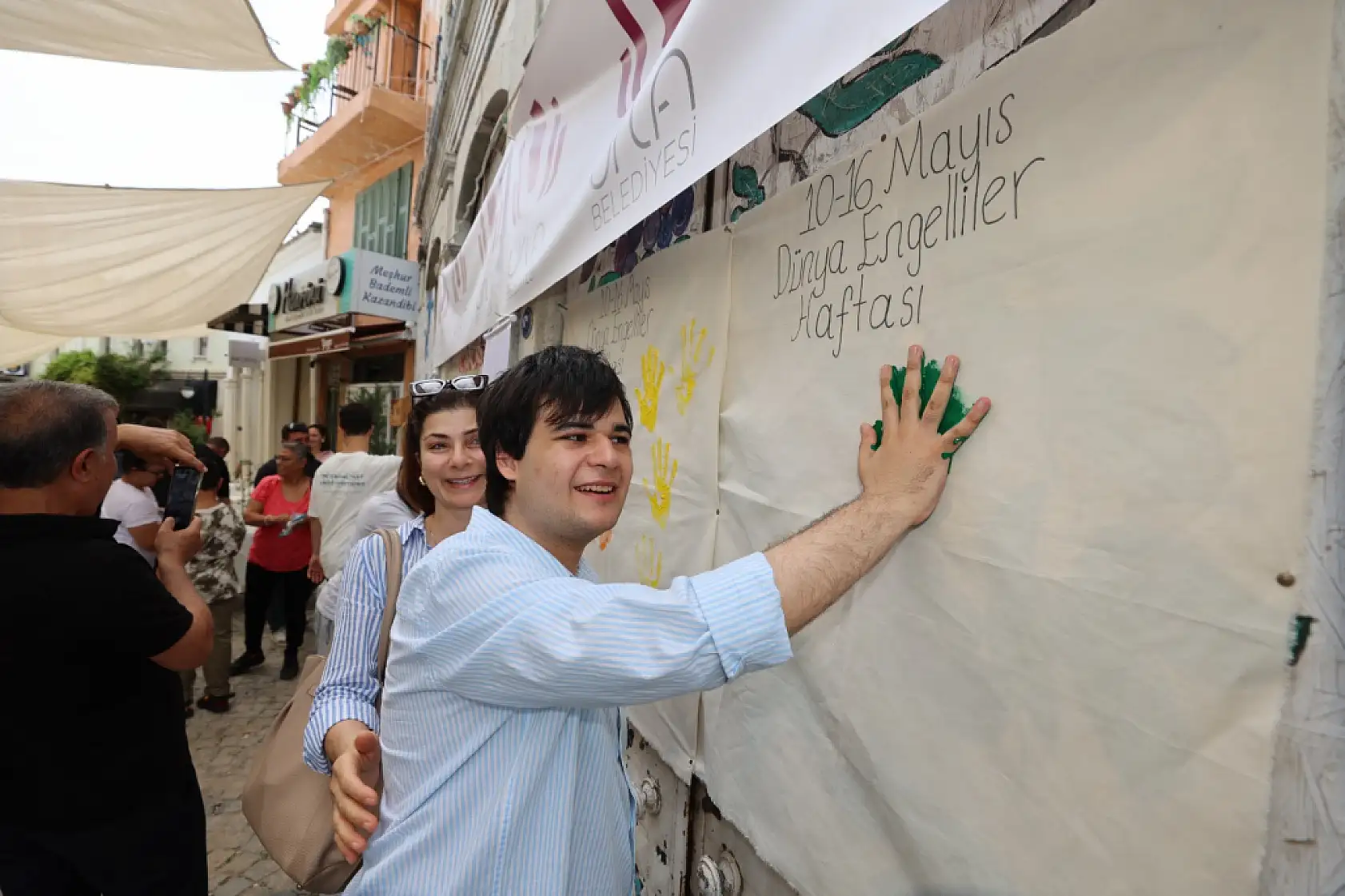 Urla Belediyesi gönüllülerle el ele verdi