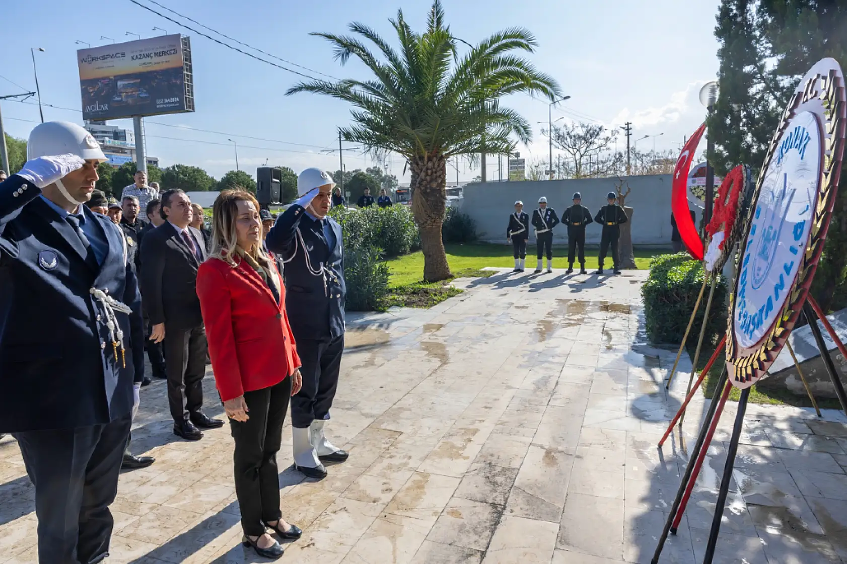 Konak'ta Çanakkale Zaferi için anlamlı tören