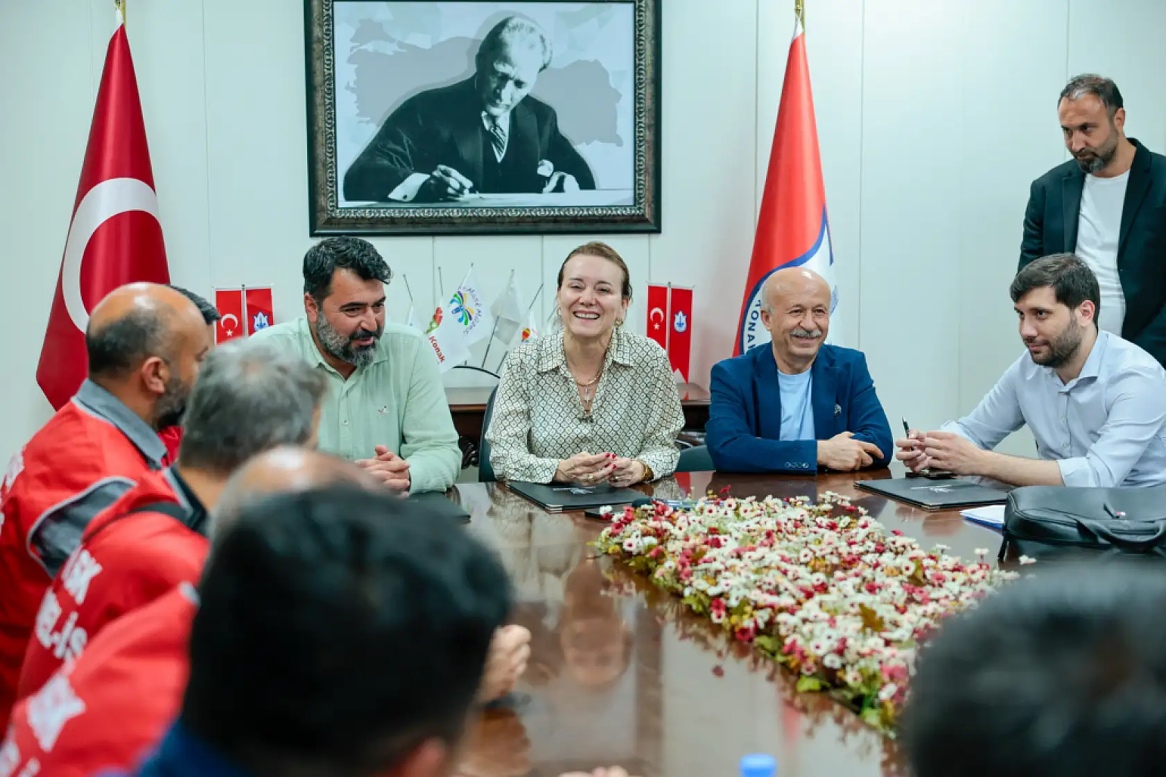 Konak'ta grev sona erdi: En düşük maaş...