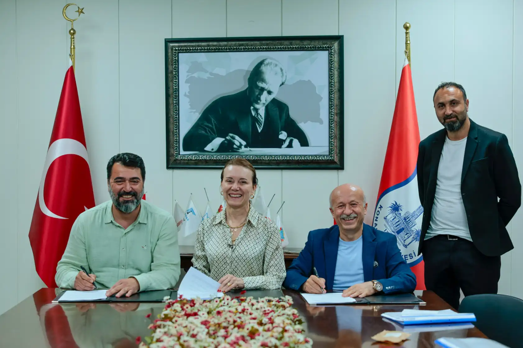 Konak'ta grev sona erdi: En düşük maaş...