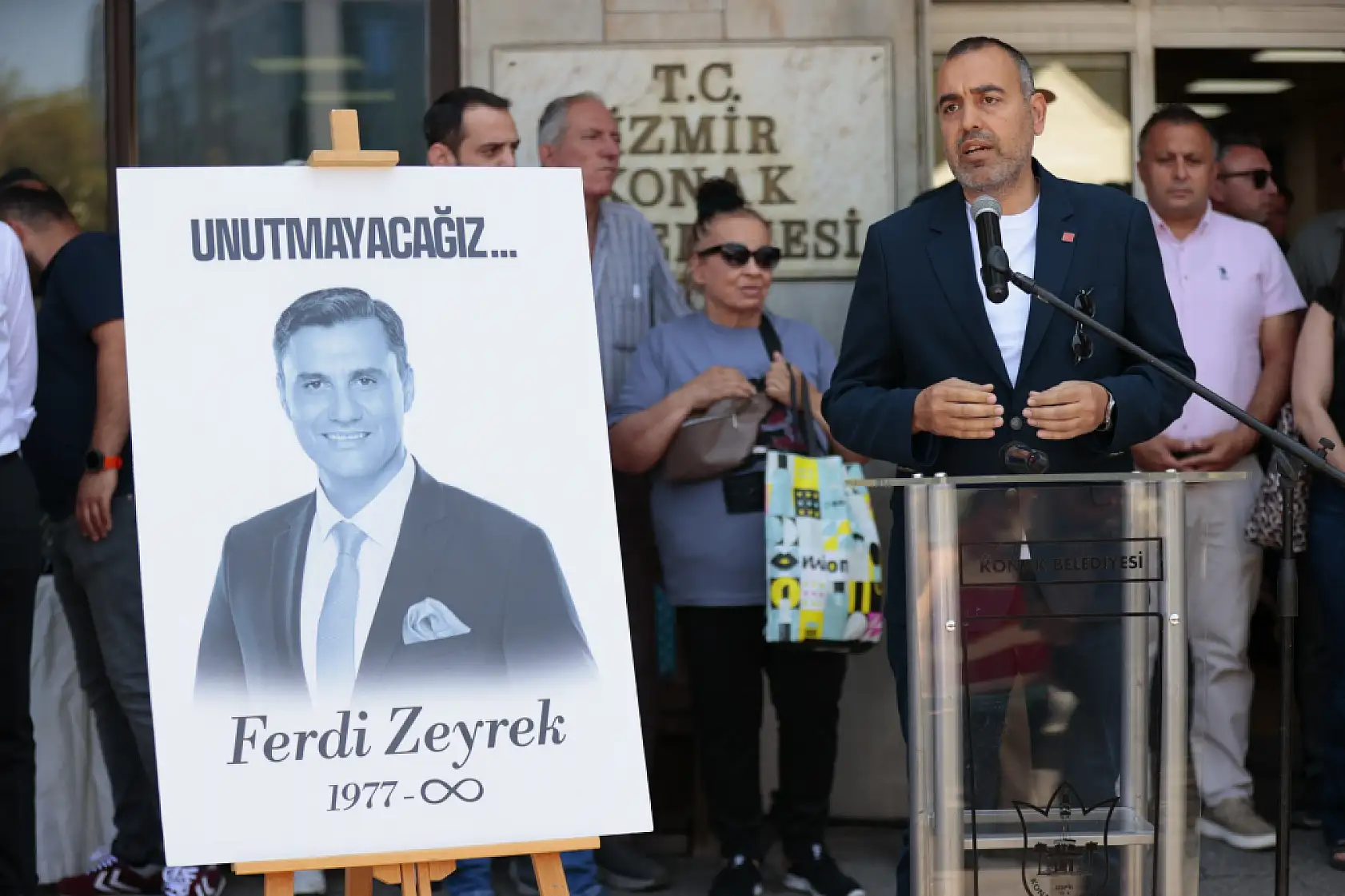 Ferdi Zeyrek'in anısı için kazanlar kaynadı