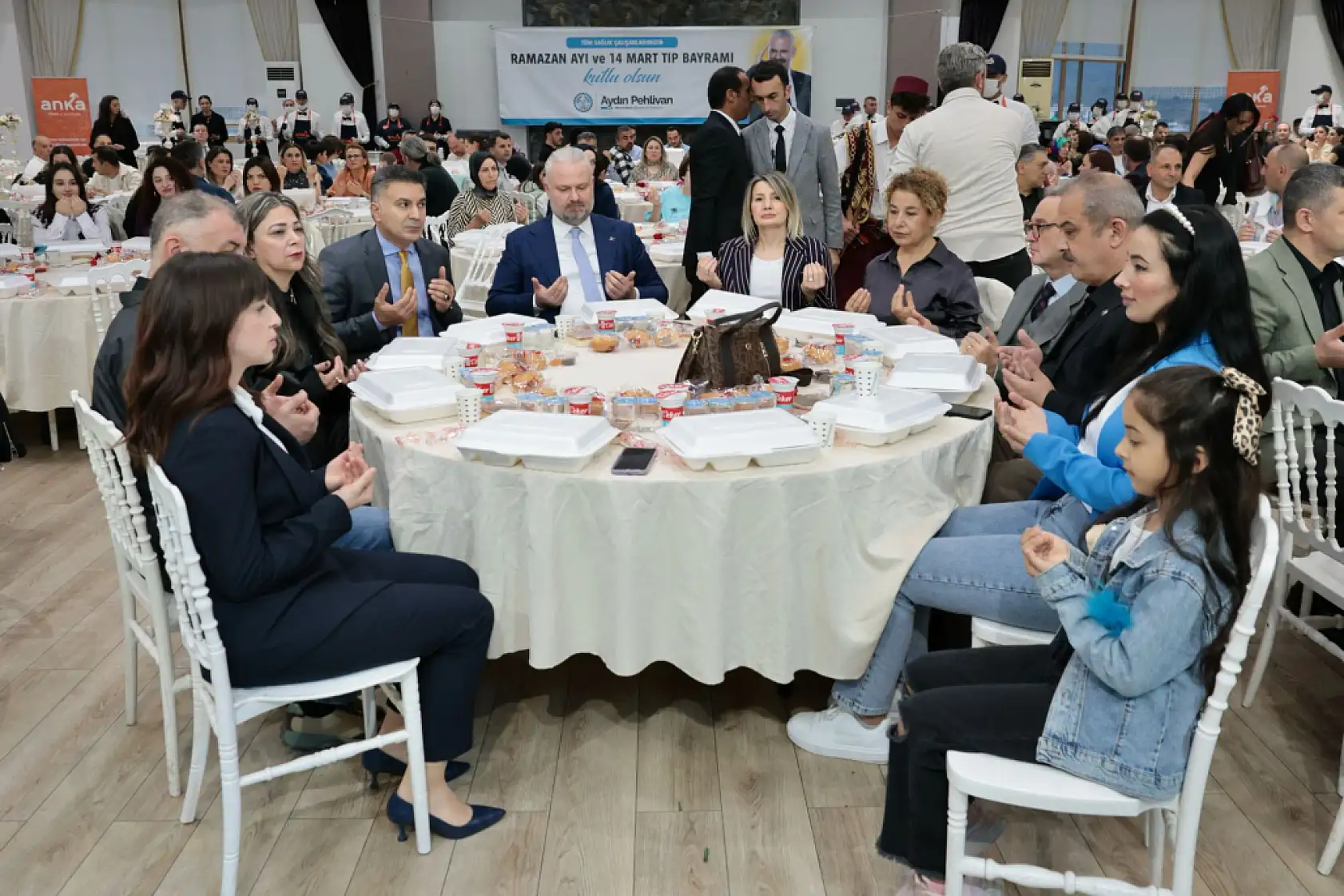 Menemen'de sağlık çalışanlarına teşekkür iftarı