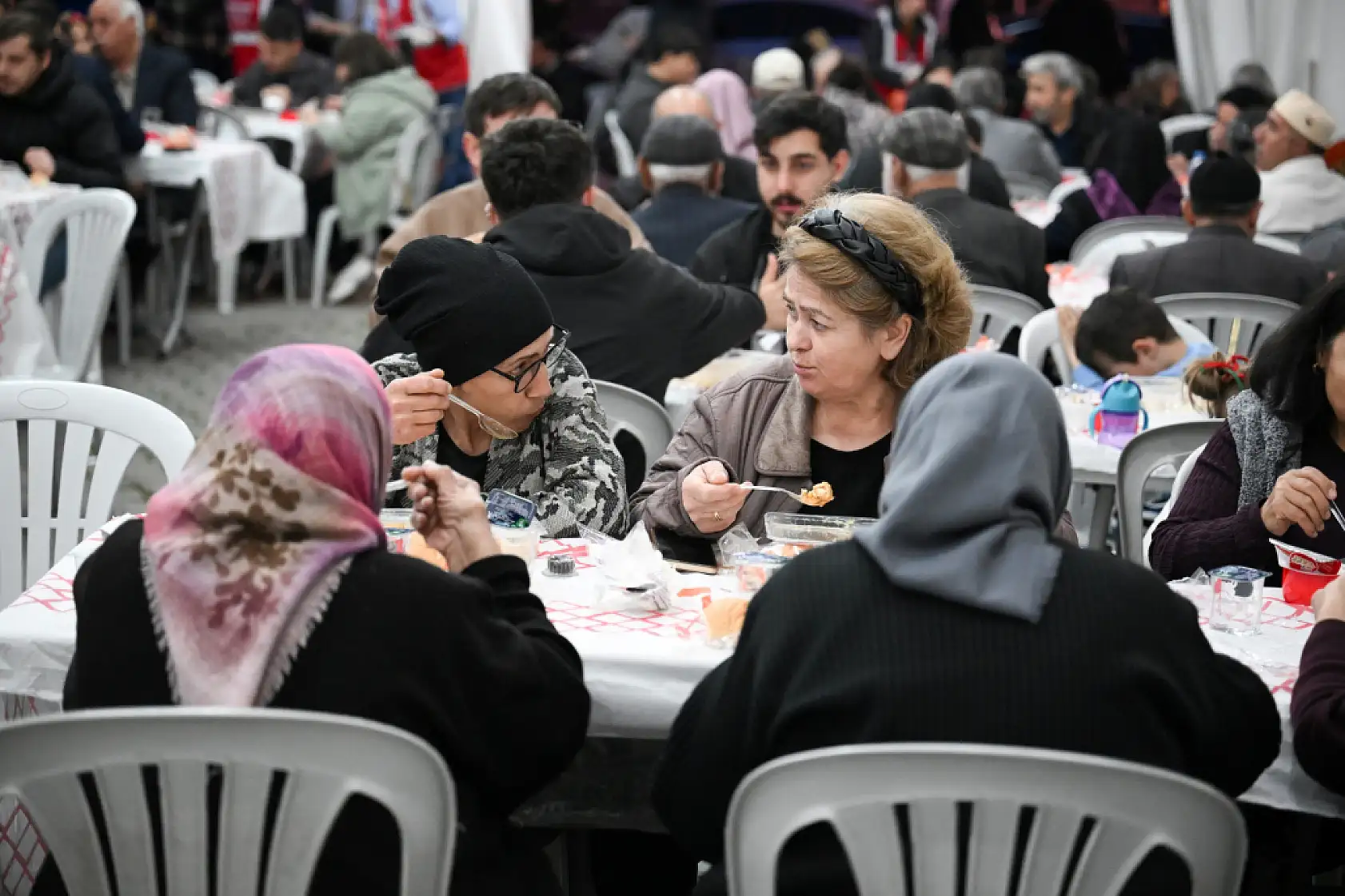 Dayanışmanın adresi: Mahalle mahalle birlik ve beraberlik