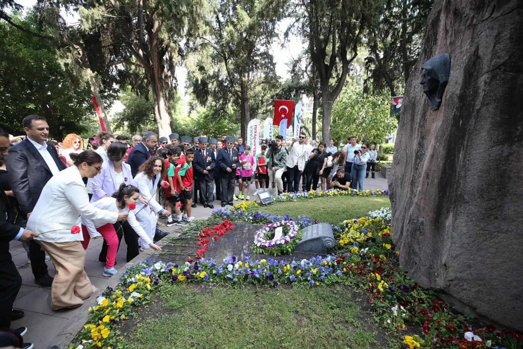 Tarih, doğa ve anneler bir arada