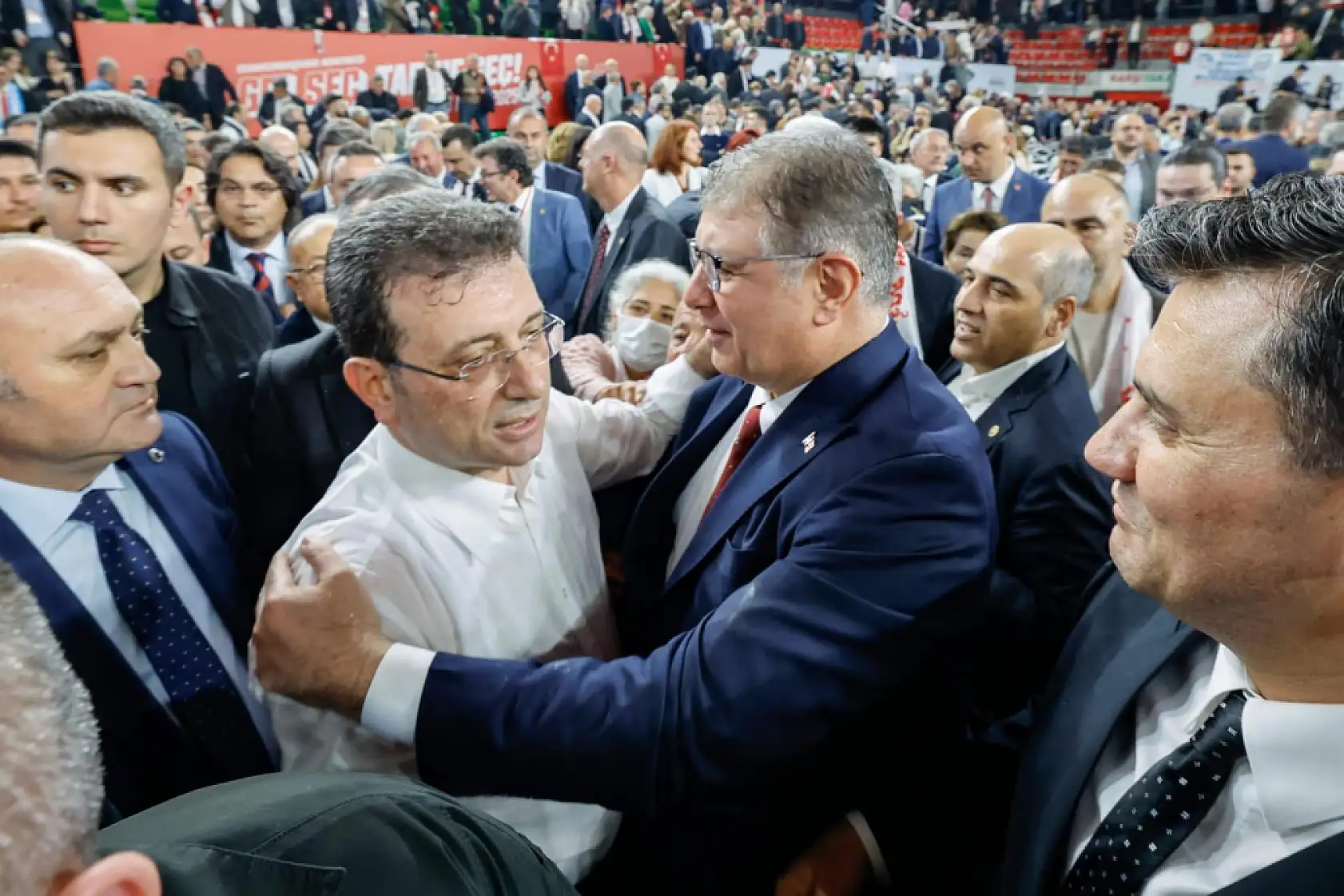 İzmir'de tarihi buluşma: Cesur bir yürek yola çıkıyor