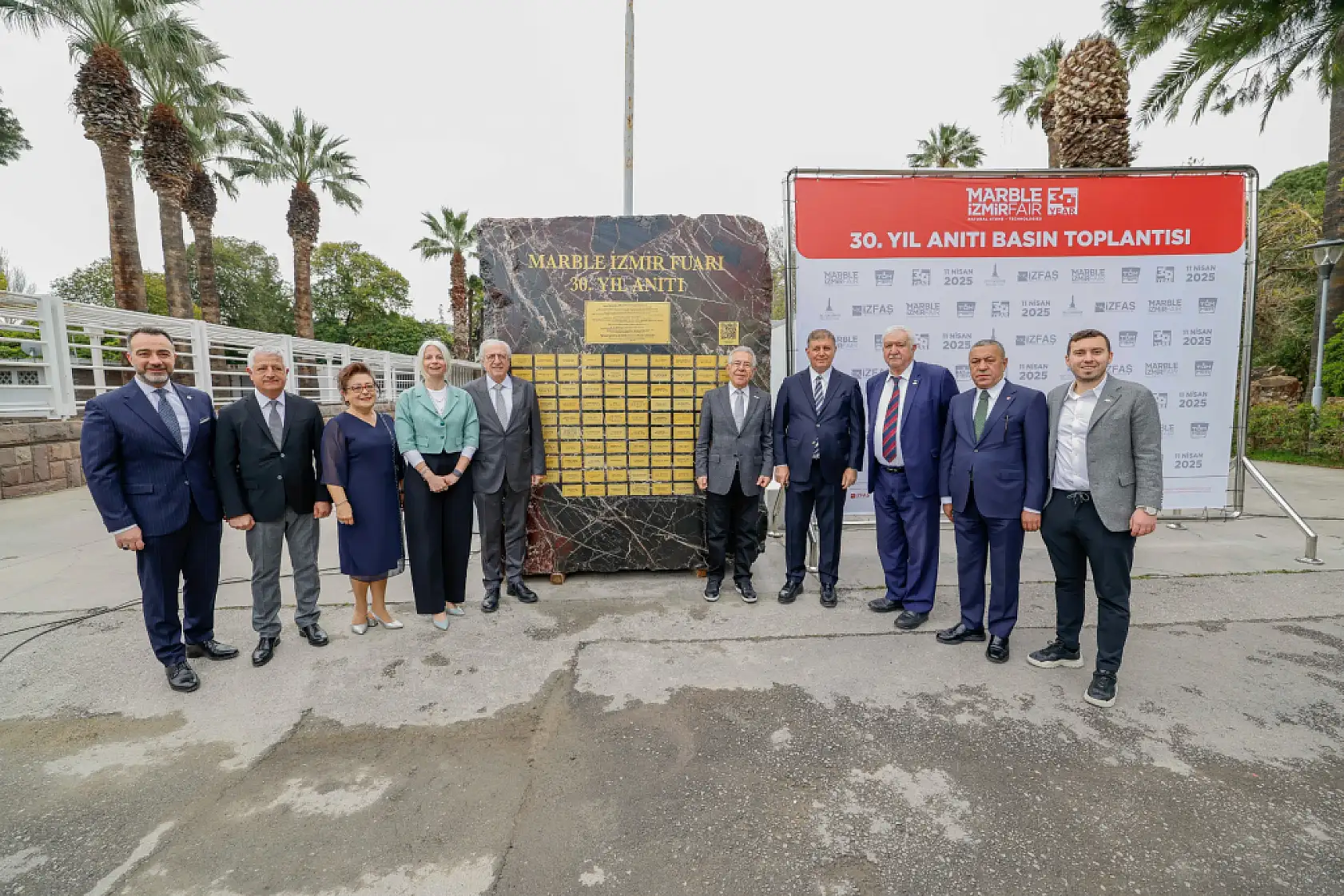 Marble İzmir'in 30'uncu yılına özel anıt Kültürpark'ta