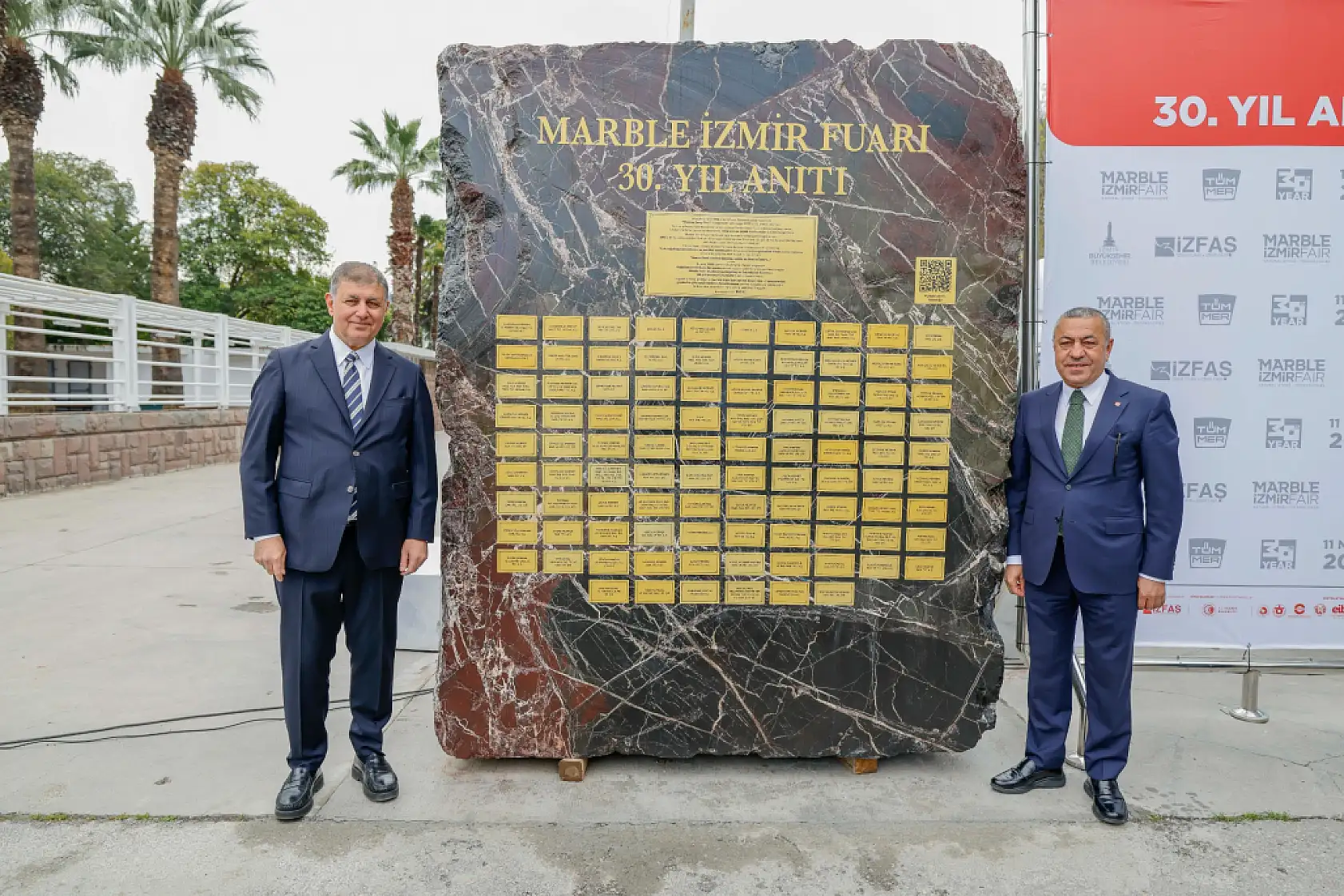 Marble İzmir'in 30'uncu yılına özel anıt Kültürpark'ta