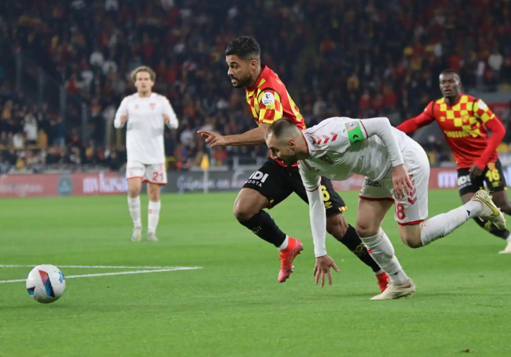 Göztepe'de sakatlık şoku: Djalma Silva sezonu kapattı
