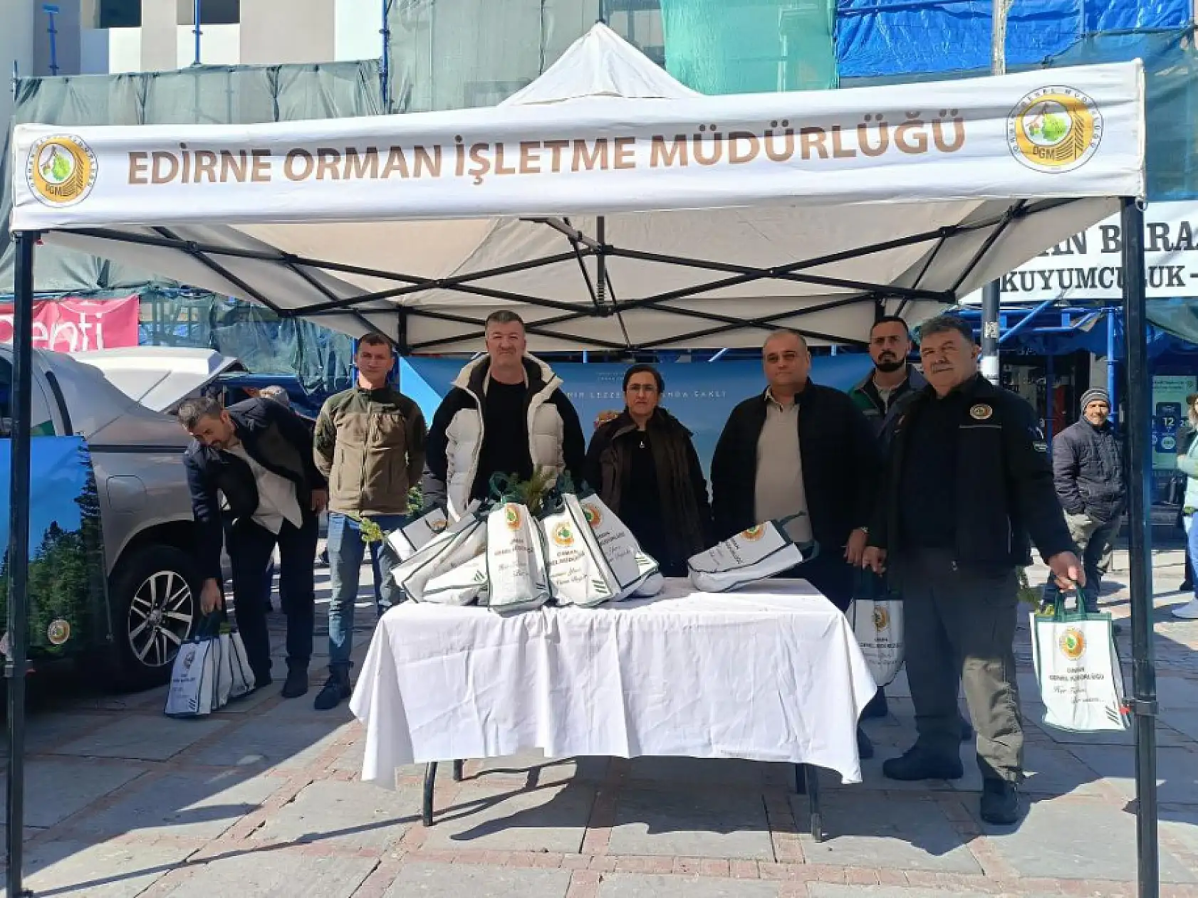 Orman haftasında yeşil dokunuş: Binlerce fidan dağıtıldı