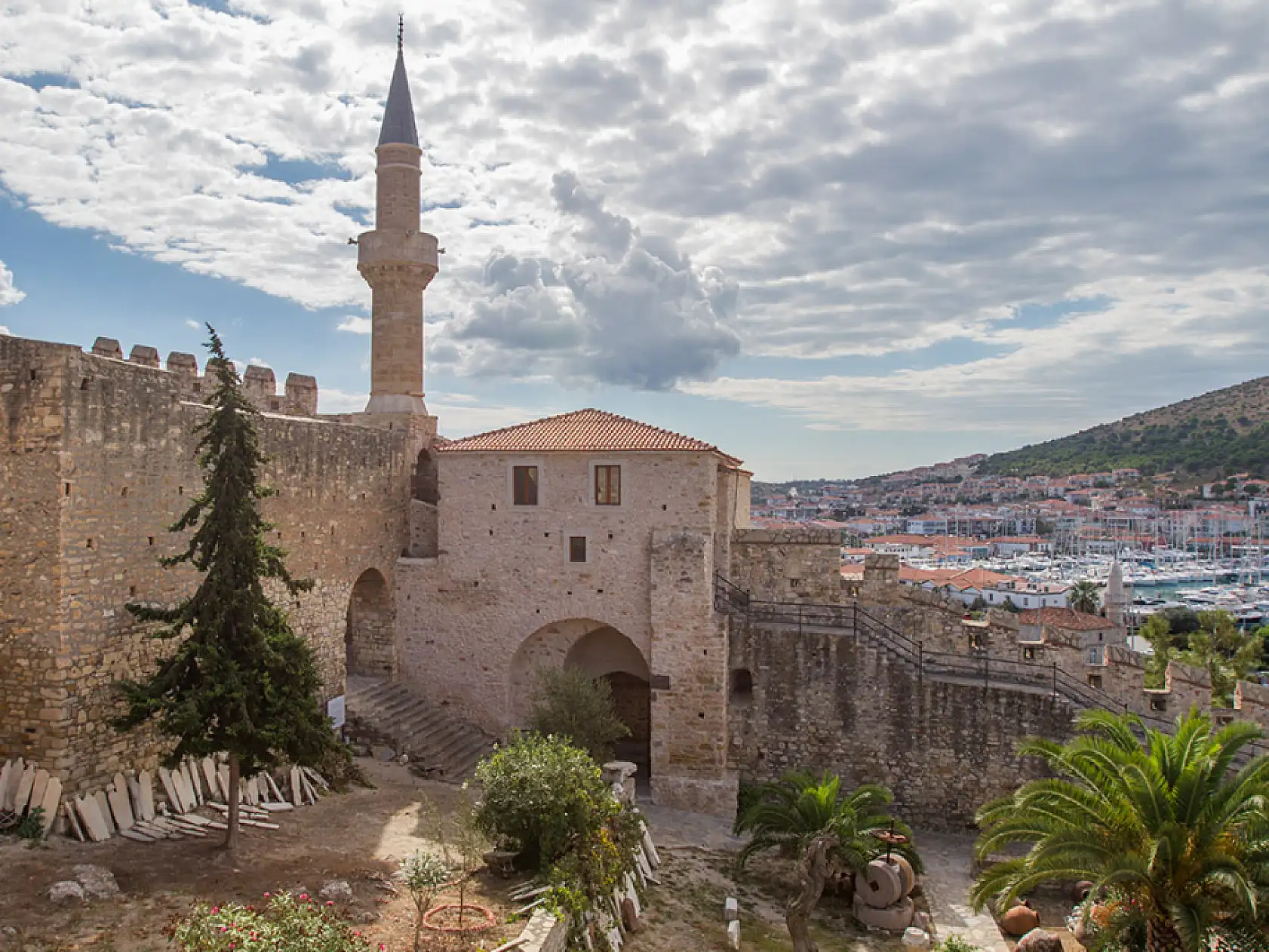 Bu ilçenin adı neden Çeşme? İşte Çeşme'nin az bilinen yüzü...