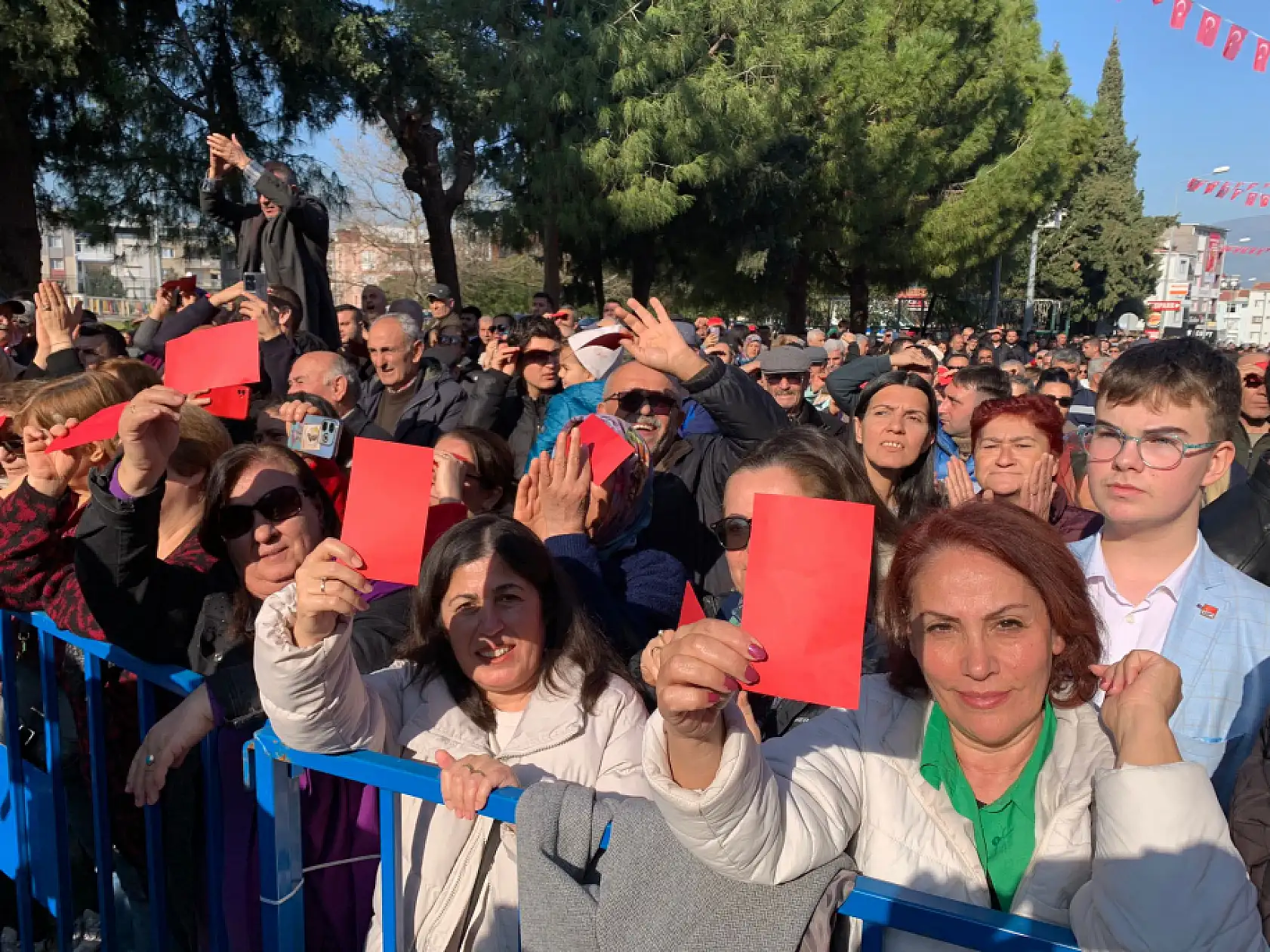 Kemalpaşa'dan iktidara kırmızı kart!