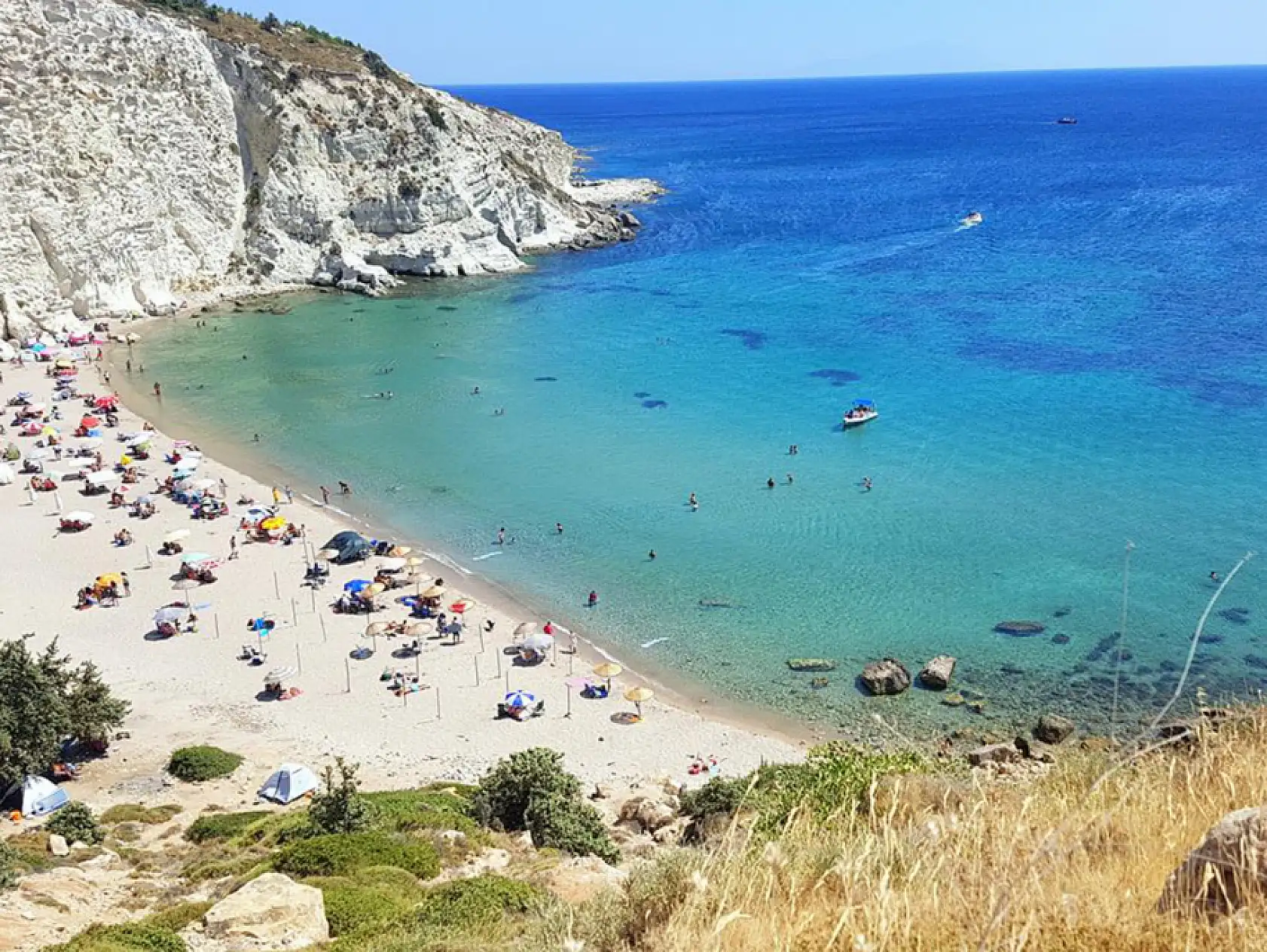 Haritada yok ama gören dönemiyor: Çeşme'deki bu koy, Ege'nin Bodrum'unu solladı!