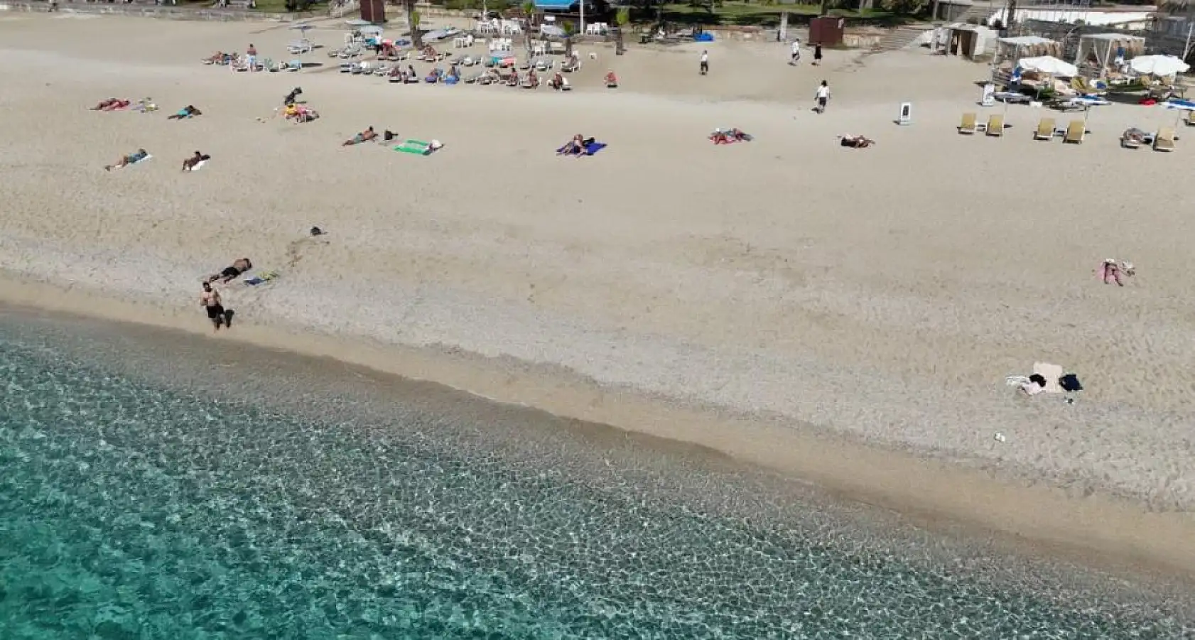 Mart ayında 20 derece! Tatilciler güneşin tadını çıkarıyor