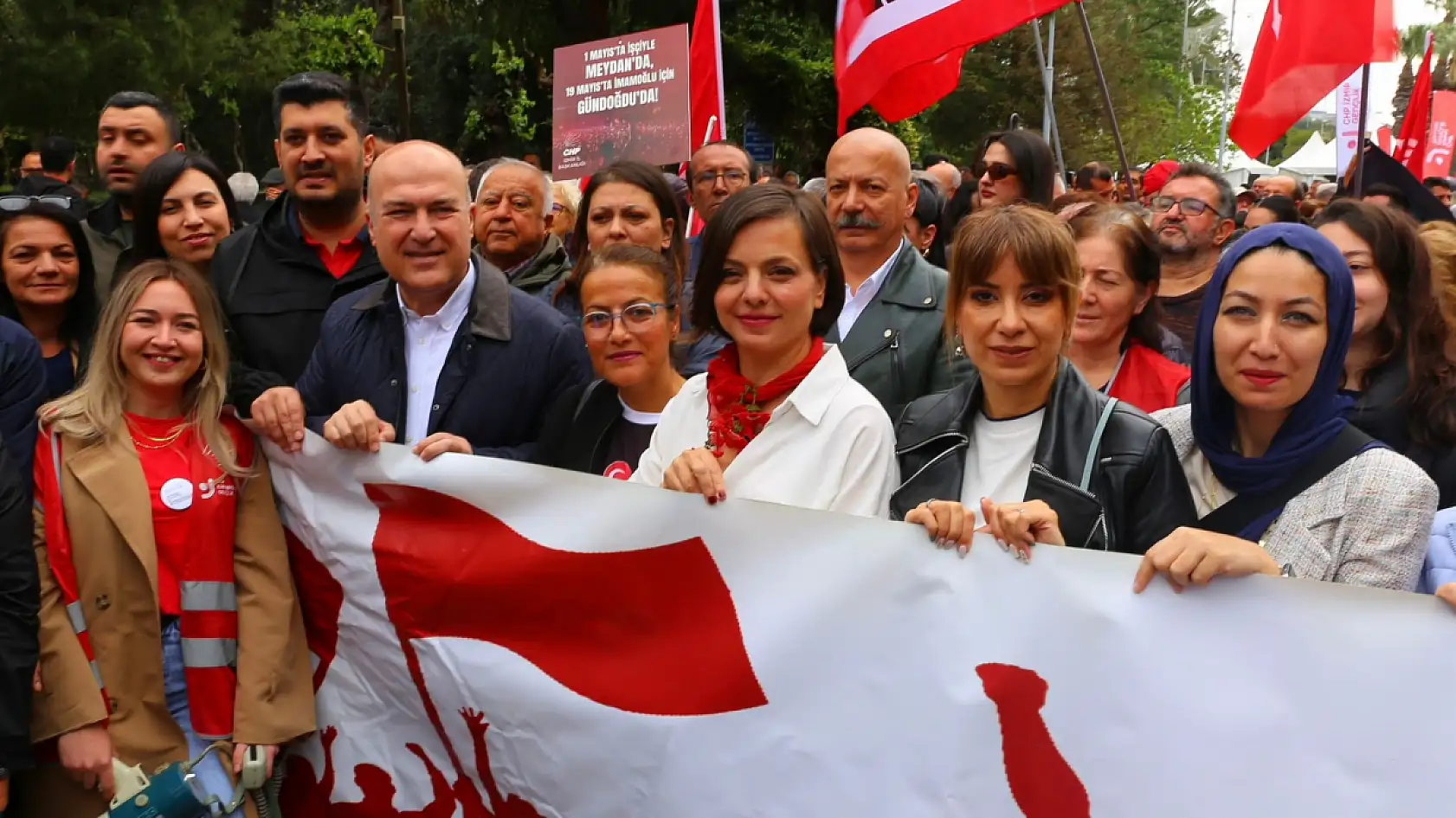 Başkan Kınay, 1 Mayıs'ta emekçilerin yanındaydı