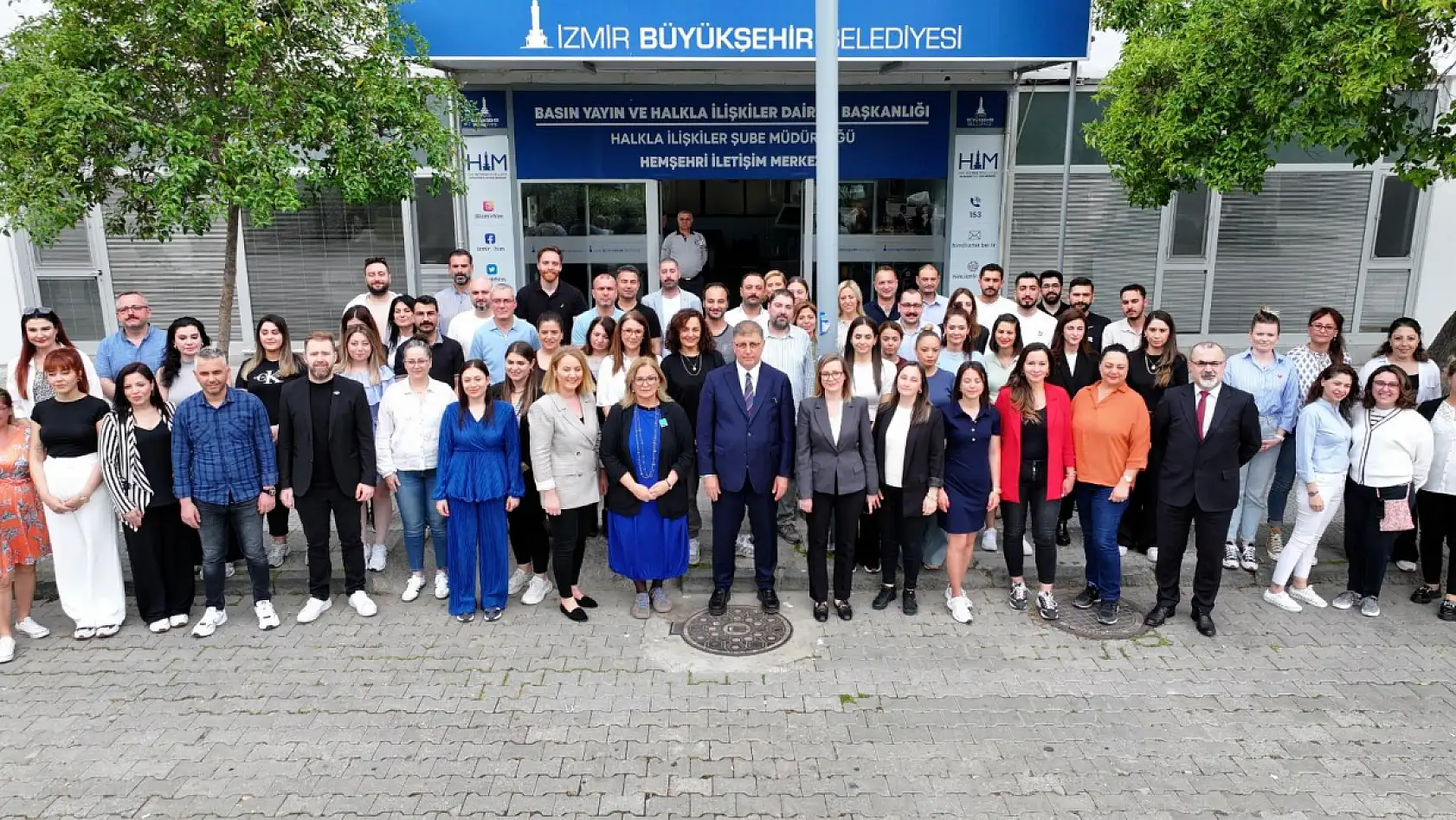 Cemil Tugay'dan HİM'e ziyaret: 'İzmir'in gururu sizsiniz, iyi ki varsınız'