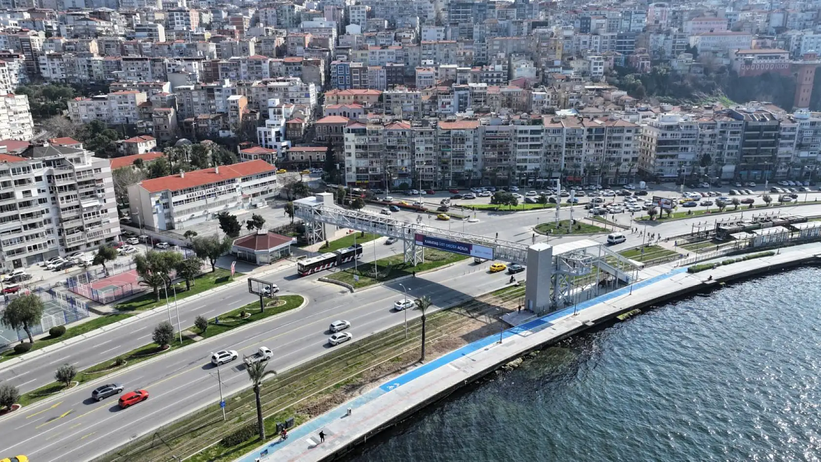 İzmir'e yeni seyir noktası | Karataş Üst Geçidi görenleri büyülüyor