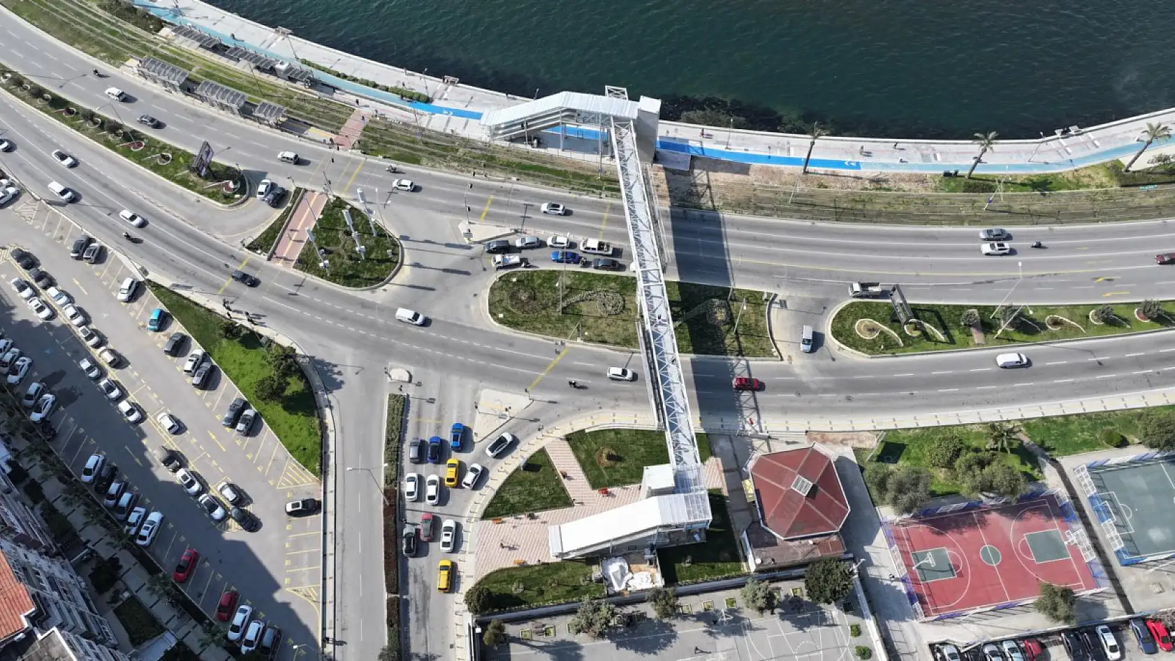 İzmir'e yeni seyir noktası | Karataş Üst Geçidi görenleri büyülüyor