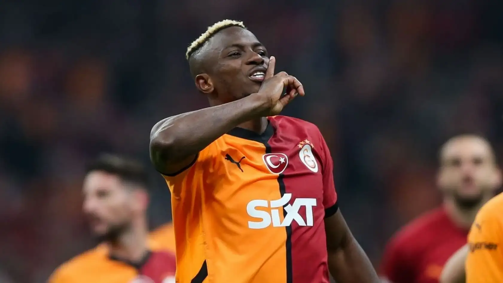 Galatasaray'dan Osimhen'e rekor teklif: Kalma ihtimali artıyor