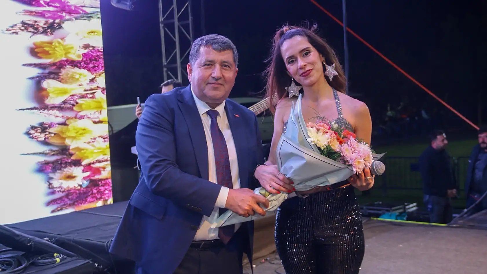 İzmir'de çiçek gibi festival başladı!