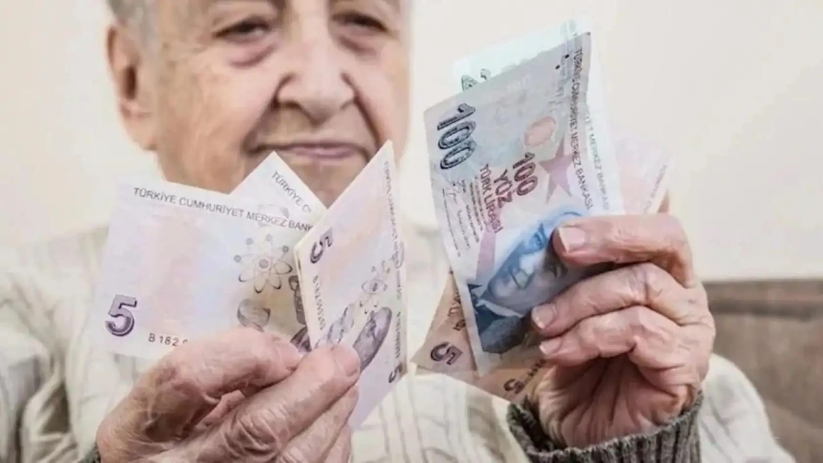 Emekli ve memurların maaş zammı için kritik tarih yaklaşıyor: İşte beklenen zam oranı