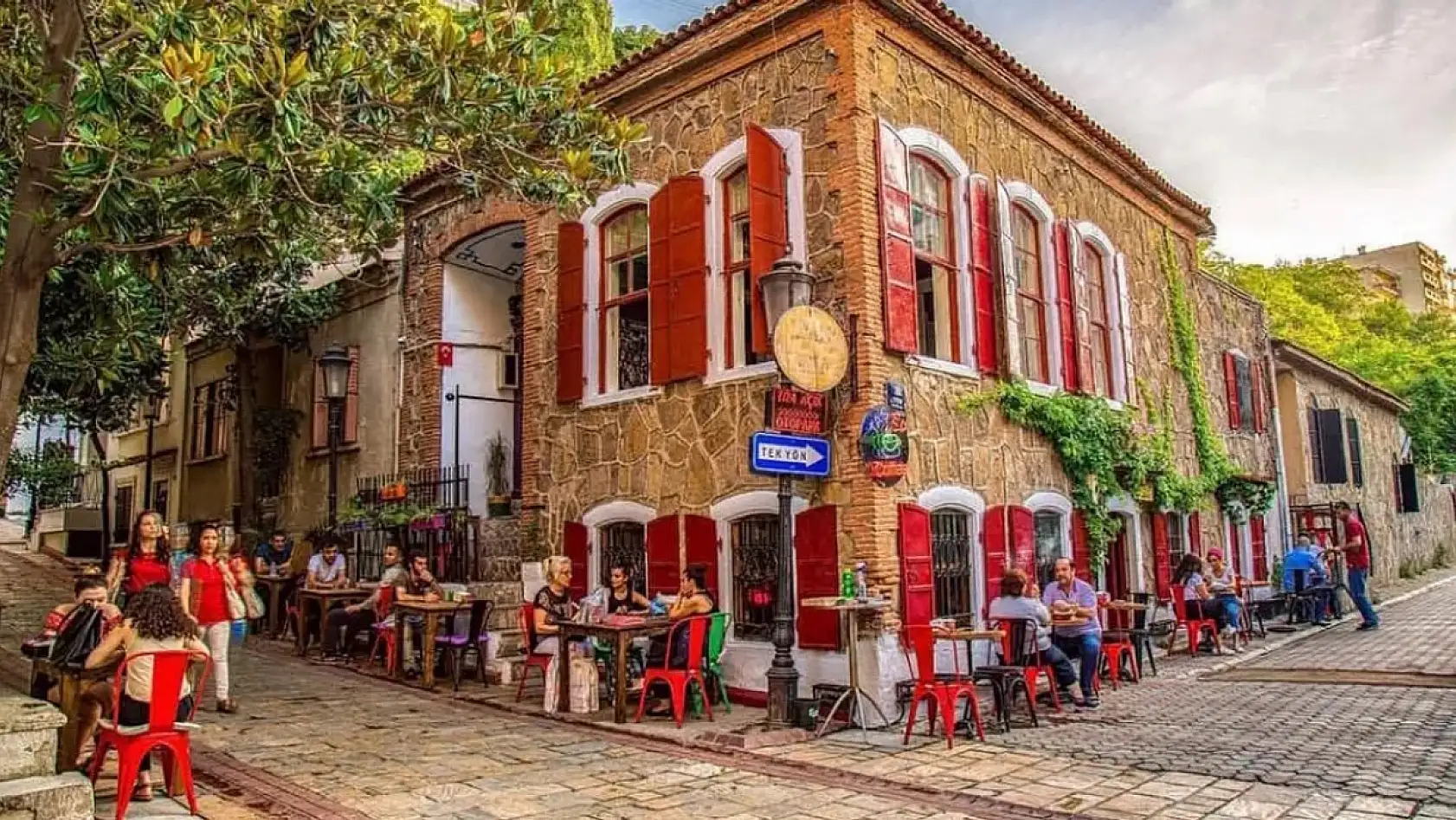 İzmir'in ruhunu yansıtan Dario Moreno sokağı ve unutulmaz sanatçının hikayesi