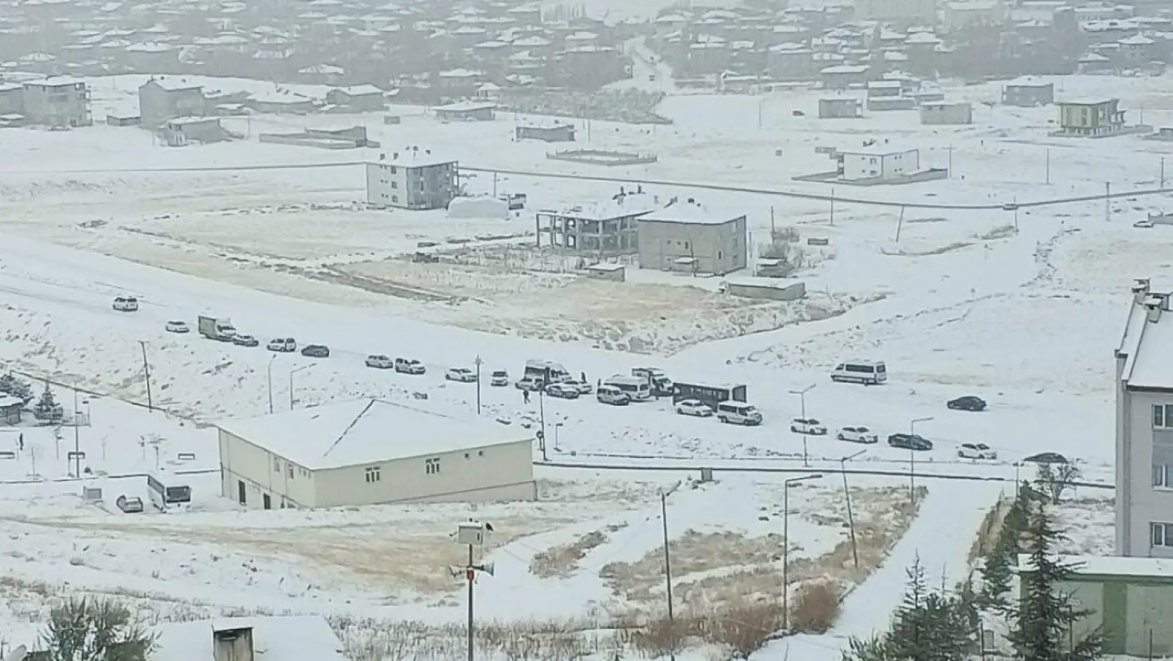 Kış geldi Doğu'da yollar buz pistine döndü