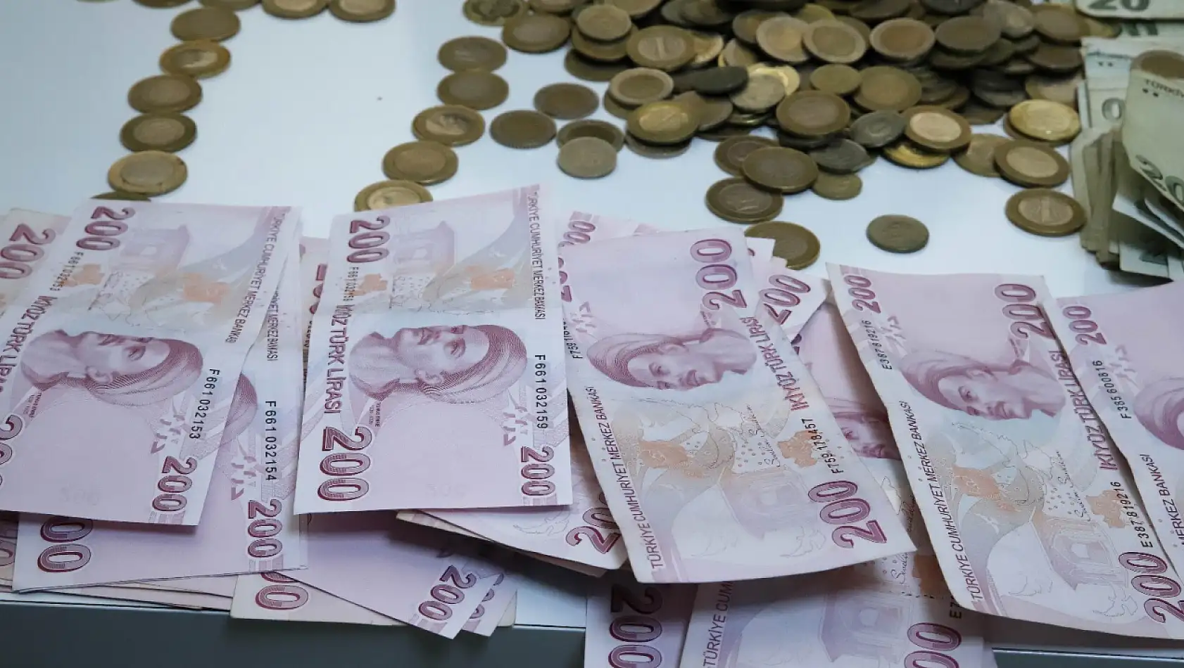 20 dilenciden 30 bin lira çıktı