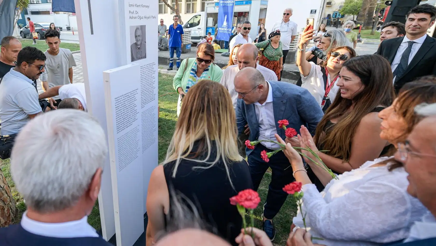 Adını taşıyan parka anıtı dikildi