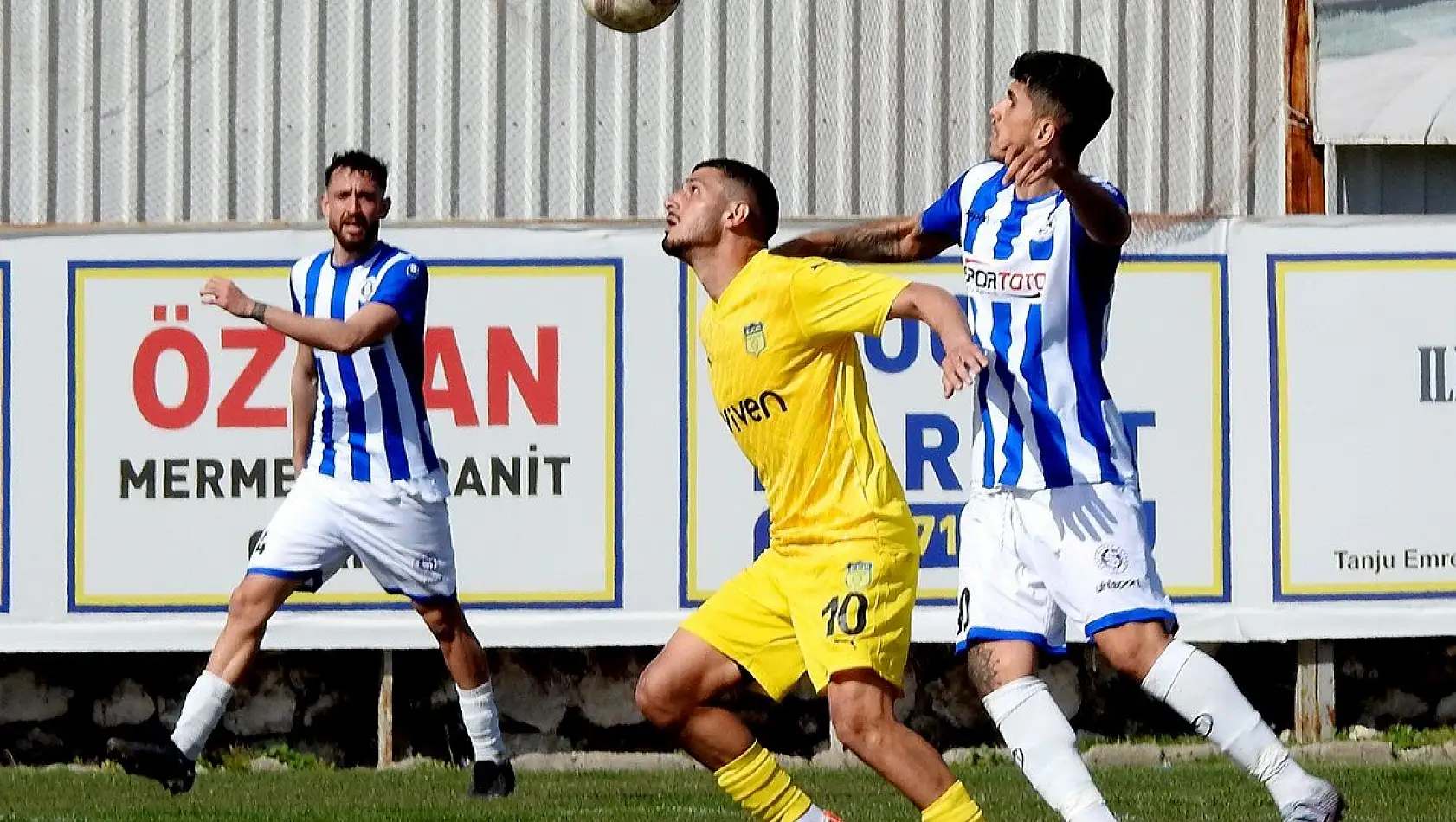 Alaçatıspor kendi sahasında 2-0 galip