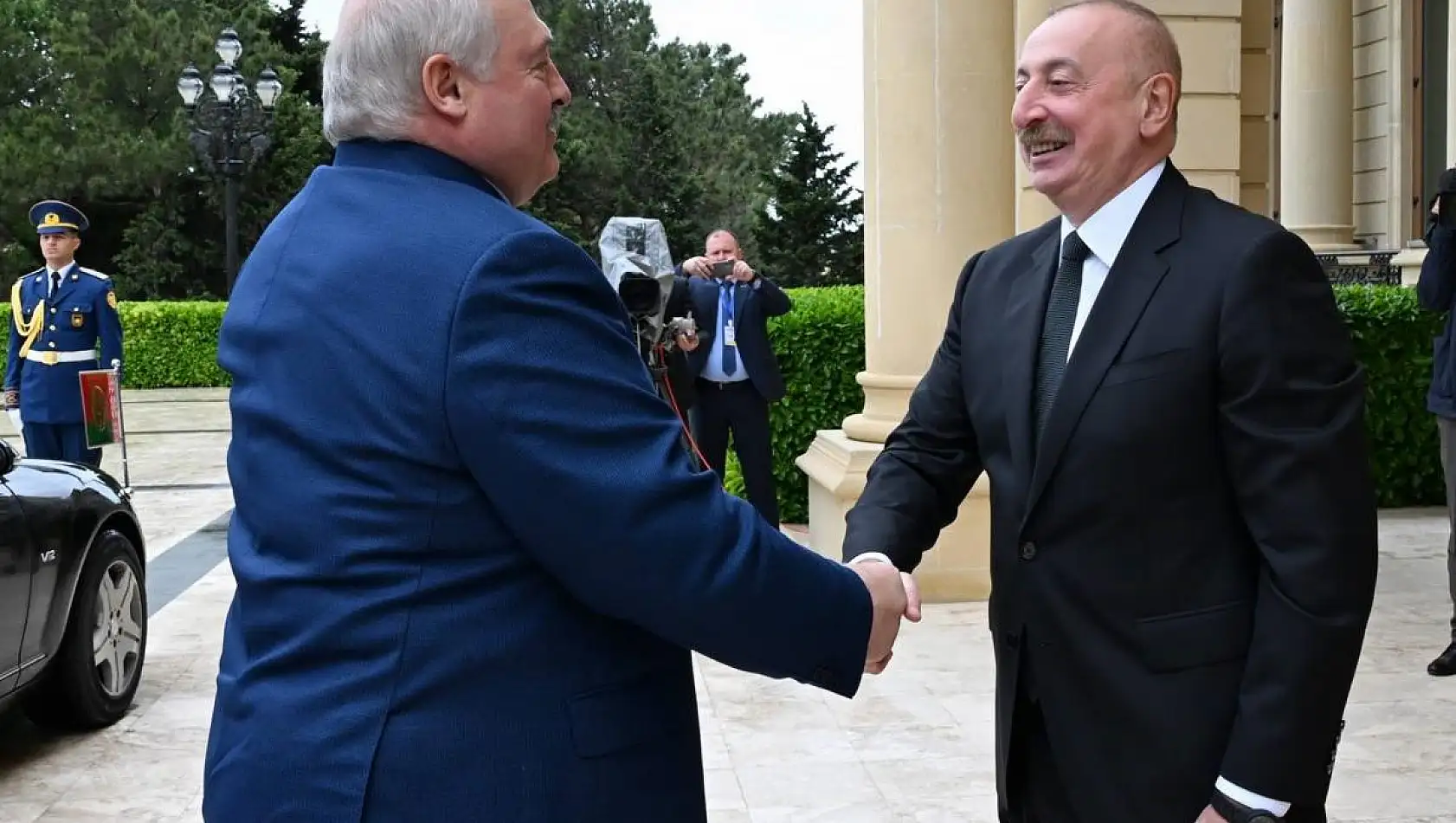 Aliyev, Belarus Devlet Başkanı ile görüştü