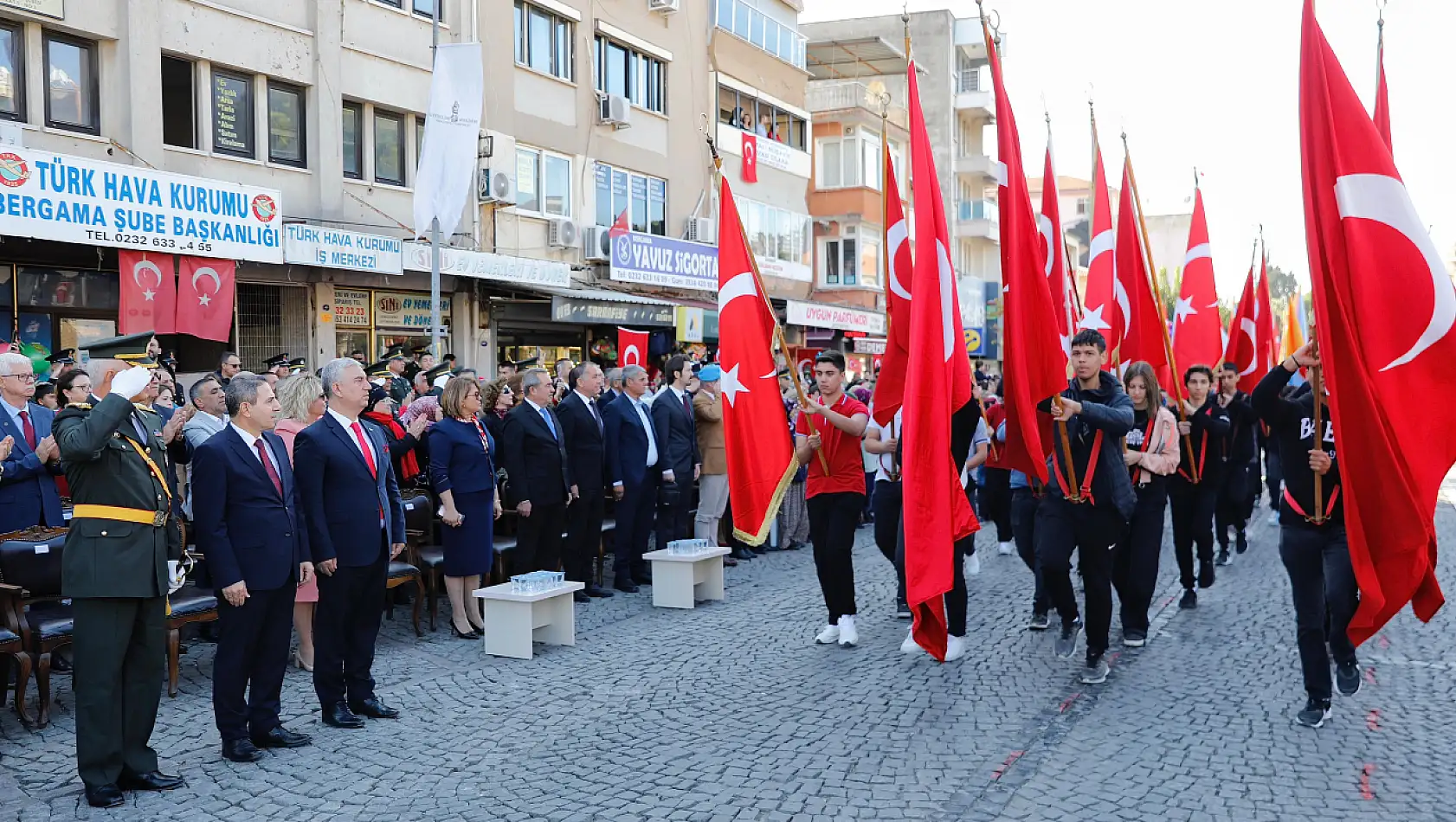 Bergama'da Cumhuriyet Bayramı coşkusu