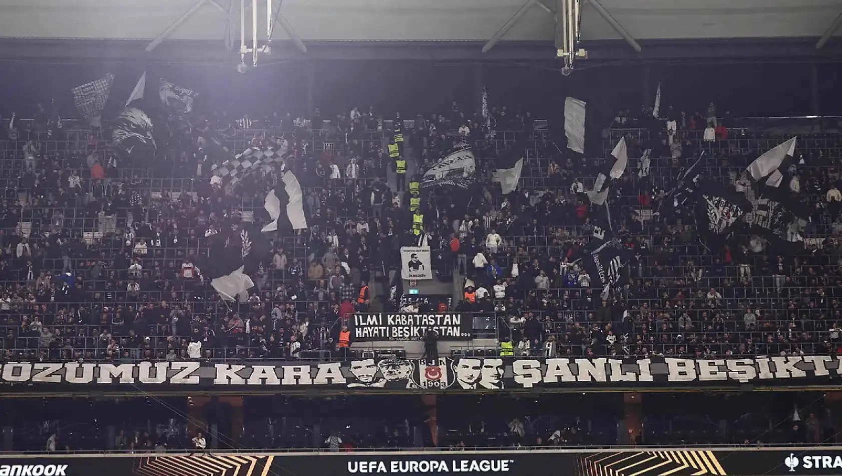 Beşiktaş tribünleri 'Filistin' sesleriyle inledi