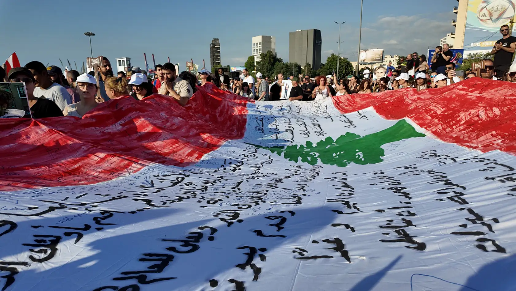 Beyrut Limanı'ndaki patlamada hayatını kaybedenler anıldı