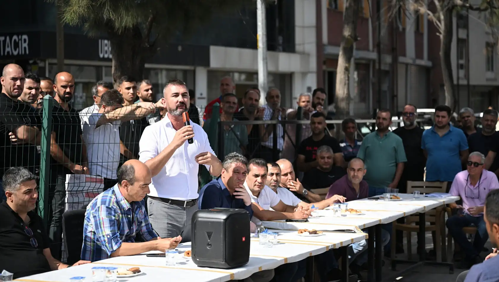 Bornova Belediyesinden esnafa destek