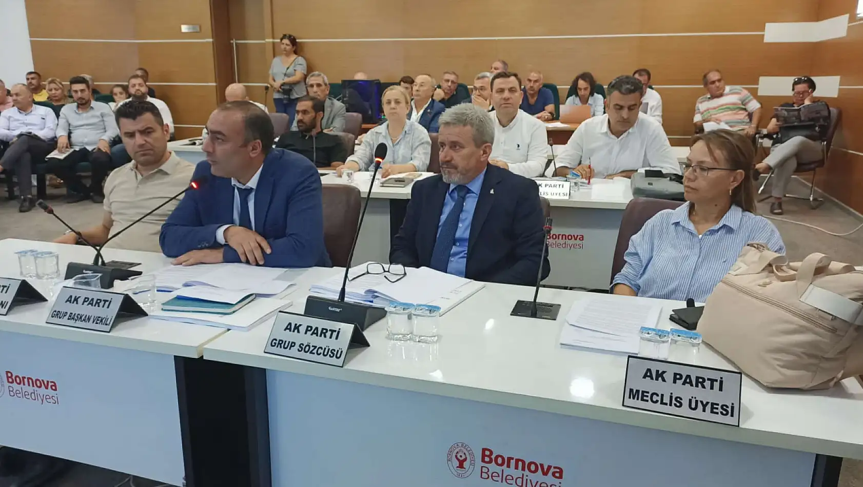 Bornova'da AK Parti'den bütçe tepkisi