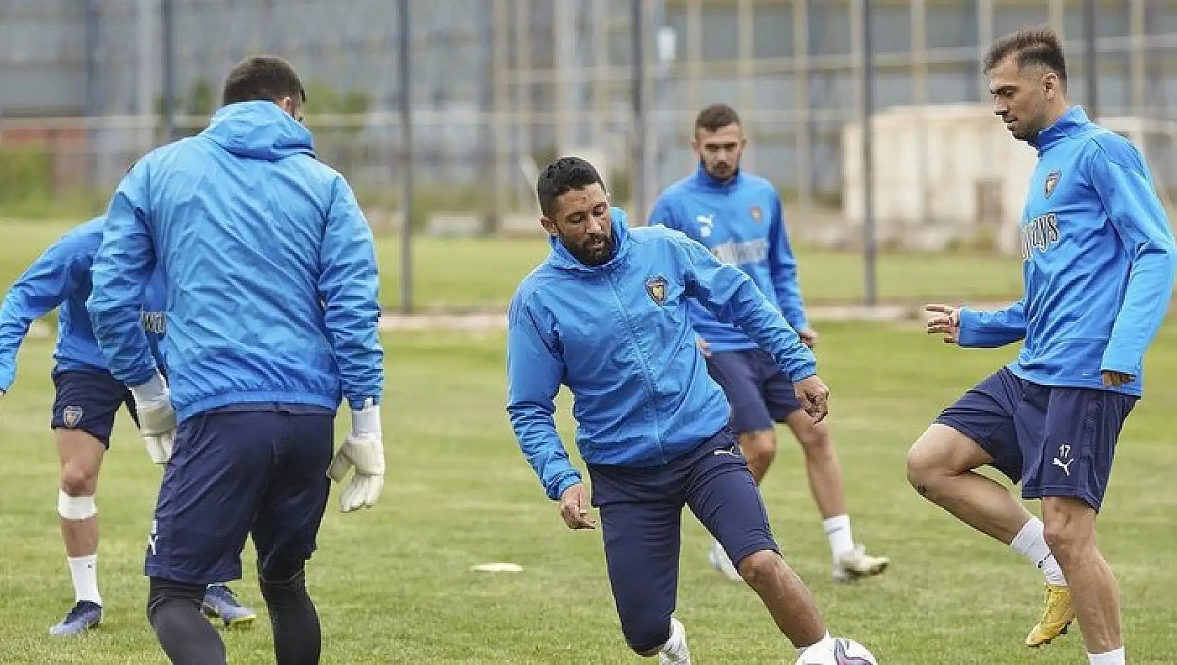 Bucaspor 1928'de 3 oyuncu dönüyor