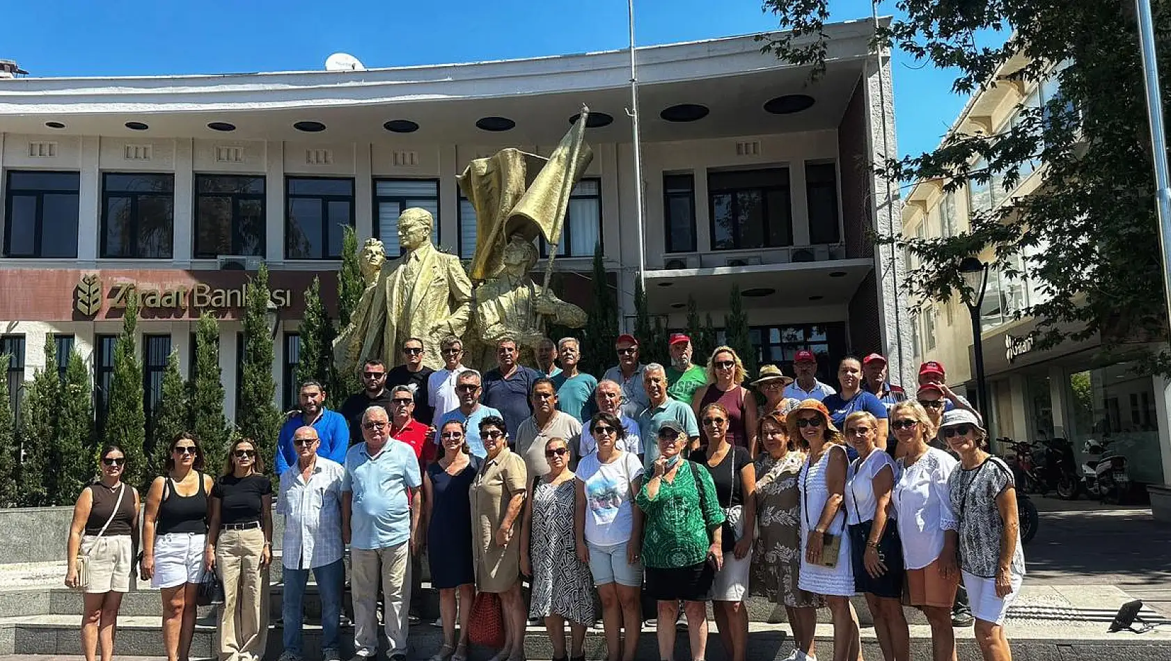 Çeşme CHP'den MEB'in maarif modeline karşı açıklama