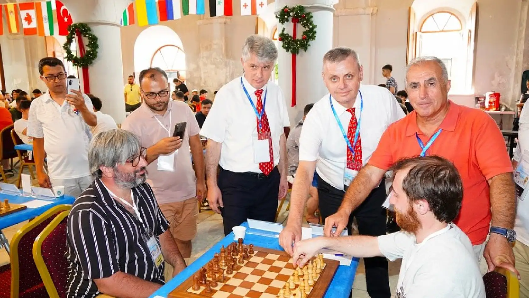 Çeşme’de uluslararası açık satranç turnuvası başladı